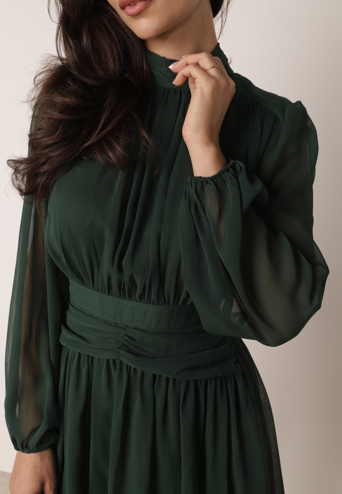 retro & icone Rochie Verde Cloș cu guler înalt cu încrețituri și cu umeri transparenți Belabria