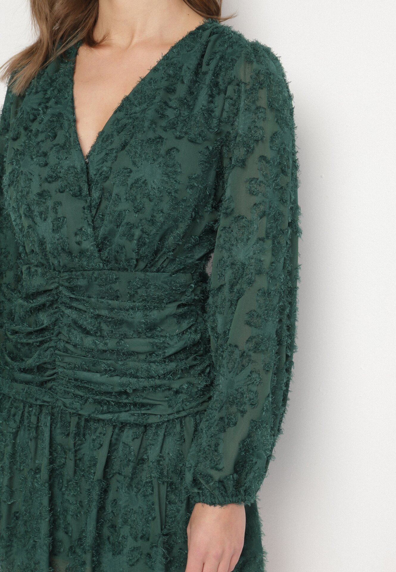 retro & icone Rochie verde închis de dantelă cu decolteu petrecut și drapaje Labisse
