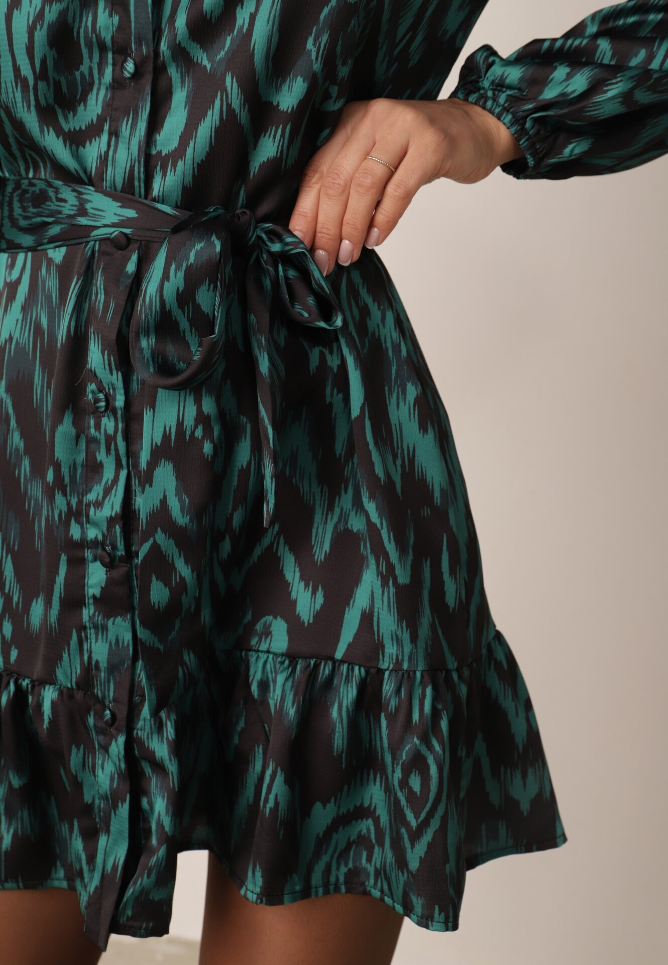 retro & icone Rochie Verde Tip Cămașă cu Curea Legată și Volane Magdalina
