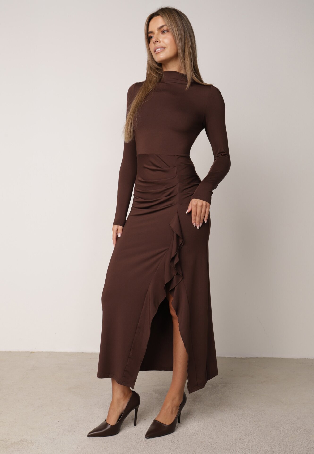  Rochie lungă cu mânecă lungă din viscoză decorată cu drapaj și volănaș Aserefa Maro