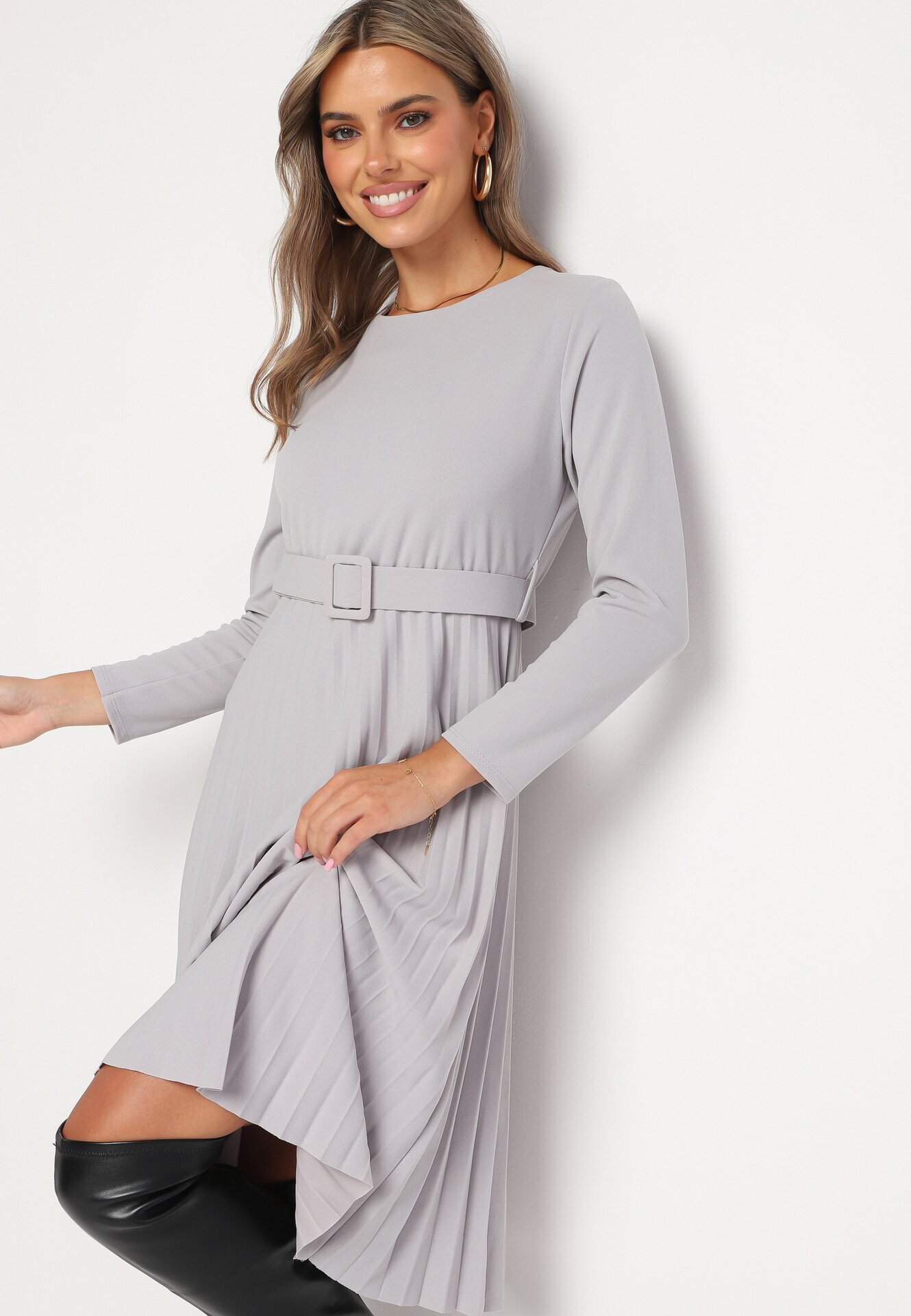  Rochie Midi Gri deschis cu Fustă Plisată și Curea Ondinetta