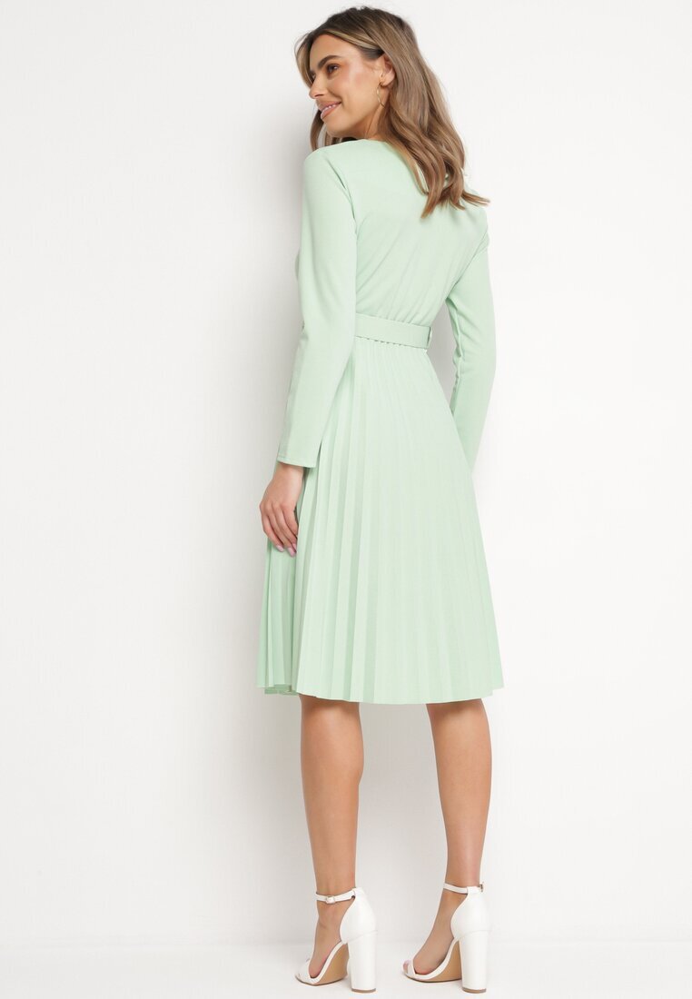  Rochie Verde Midi cu Fustă Plisată și Curea Ondinetta