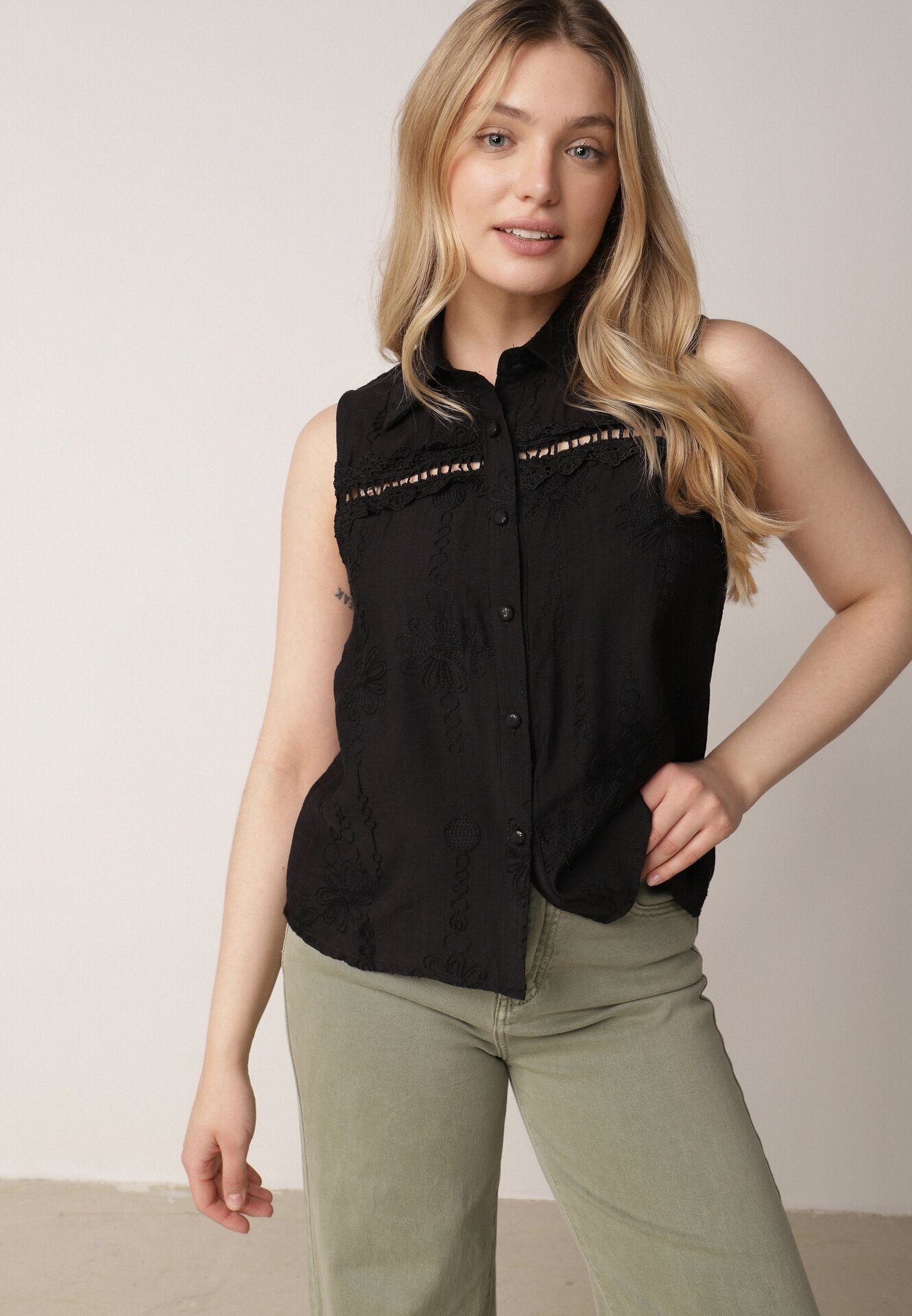romee's Cămașă Neagră