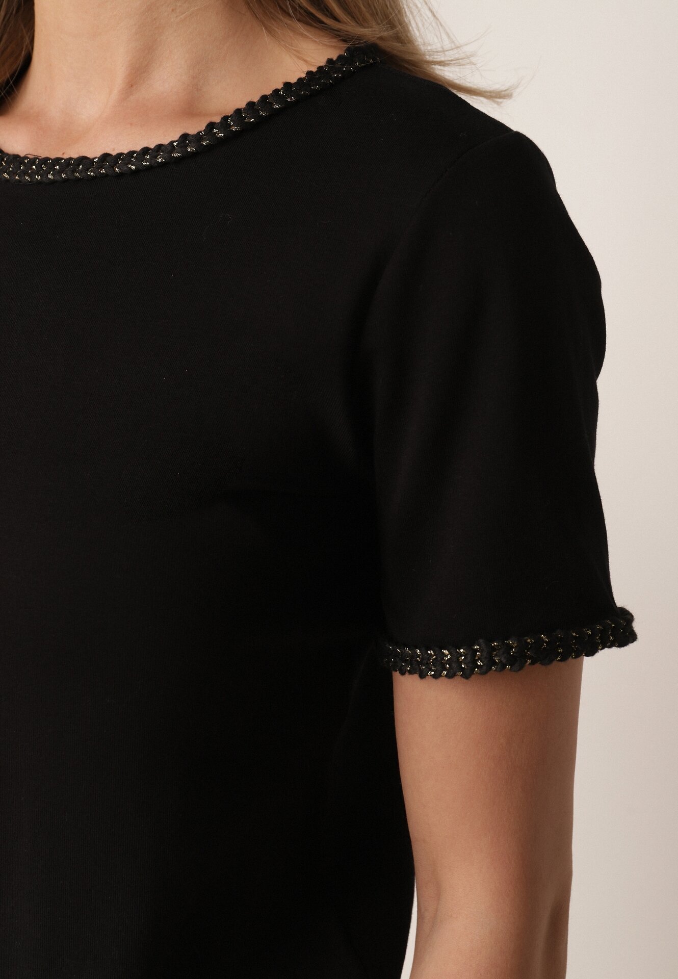 romee's T-shirt minimalist din bumbac decorat cu împletituri Thessele Negru
