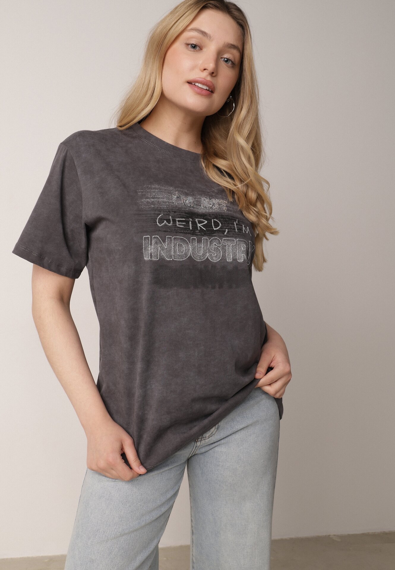romee's Tricou Gri închis din bumbac cu croială supradimensionată cu inscripție Orinvyra