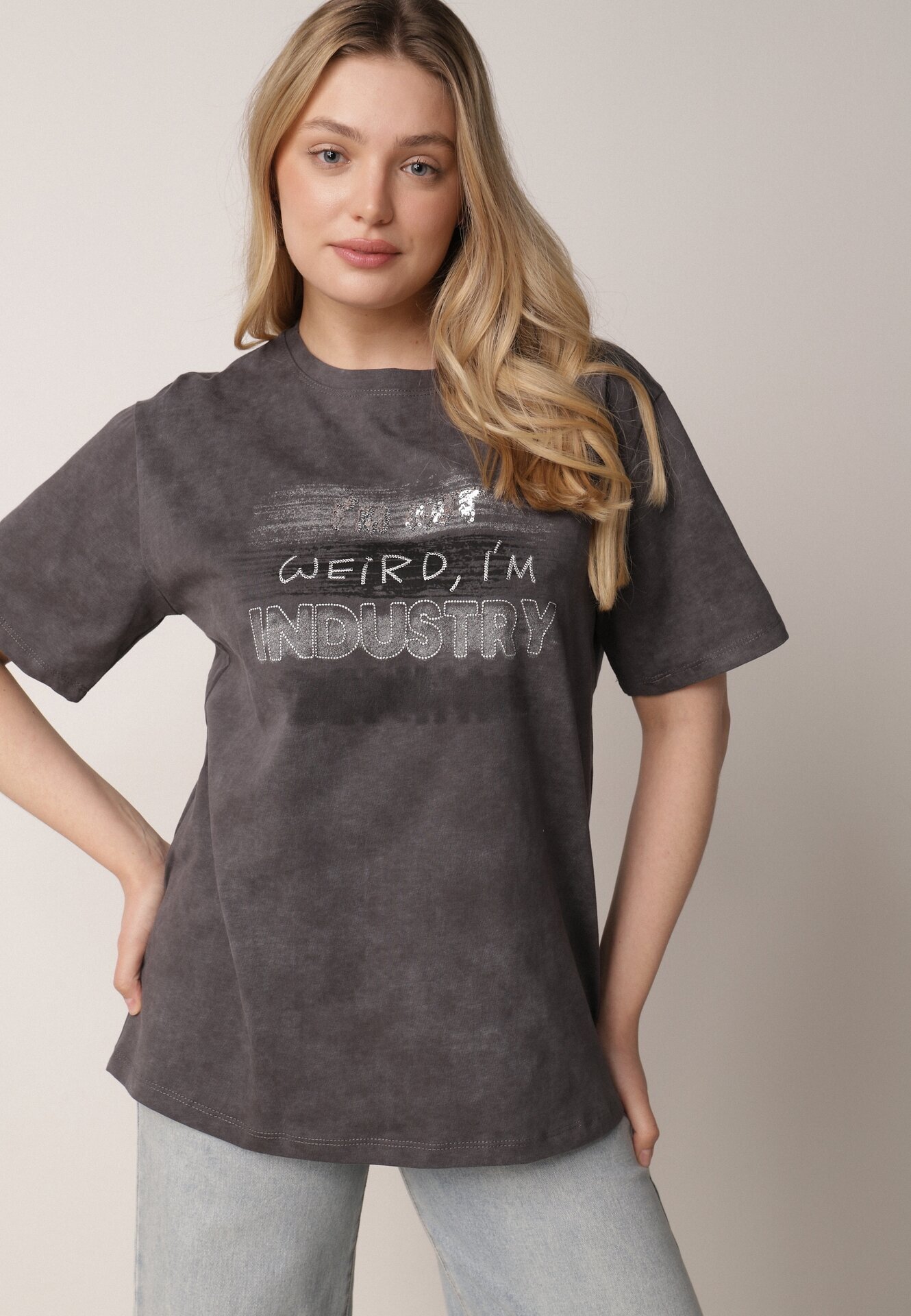 romee's Tricou Gri închis din bumbac cu croială supradimensionată cu inscripție Orinvyra