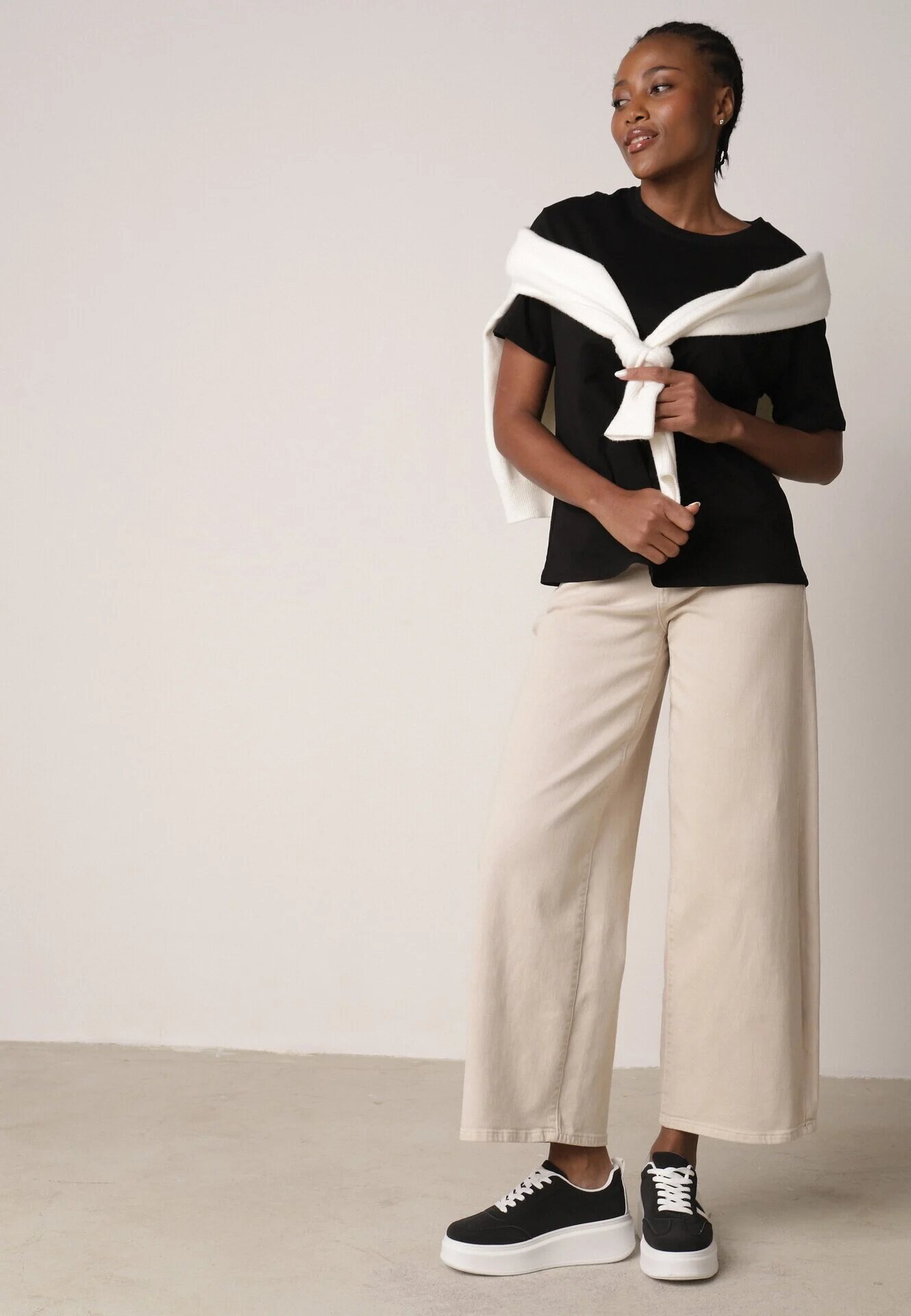 romee's Tricou Negru din Bumbac Tip Oversize Nedika