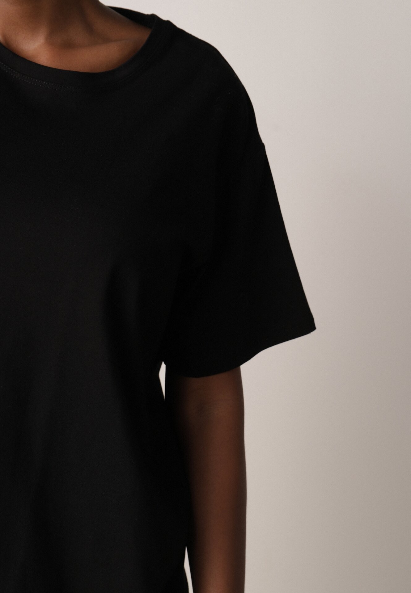 romee's Tricou Negru din Bumbac Tip Oversize Nedika