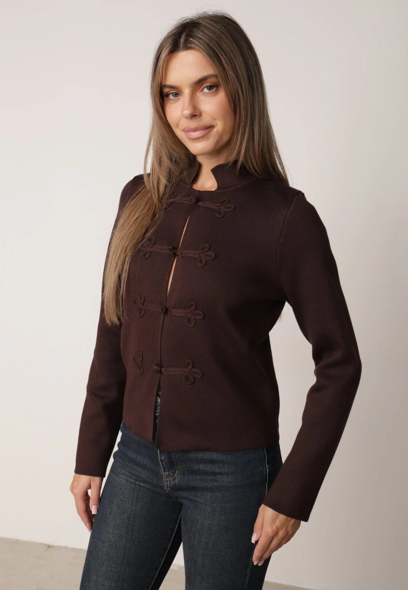 rosa Cardigan din vâscoză în stil Napoleonka cu guler tip tunică Biugge Maro