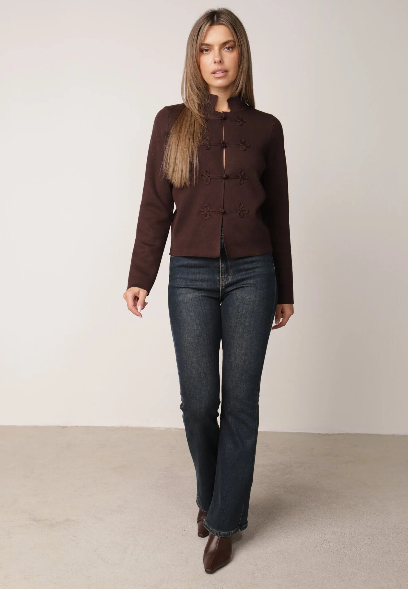 rosa Cardigan din vâscoză în stil Napoleonka cu guler tip tunică Biugge Maro
