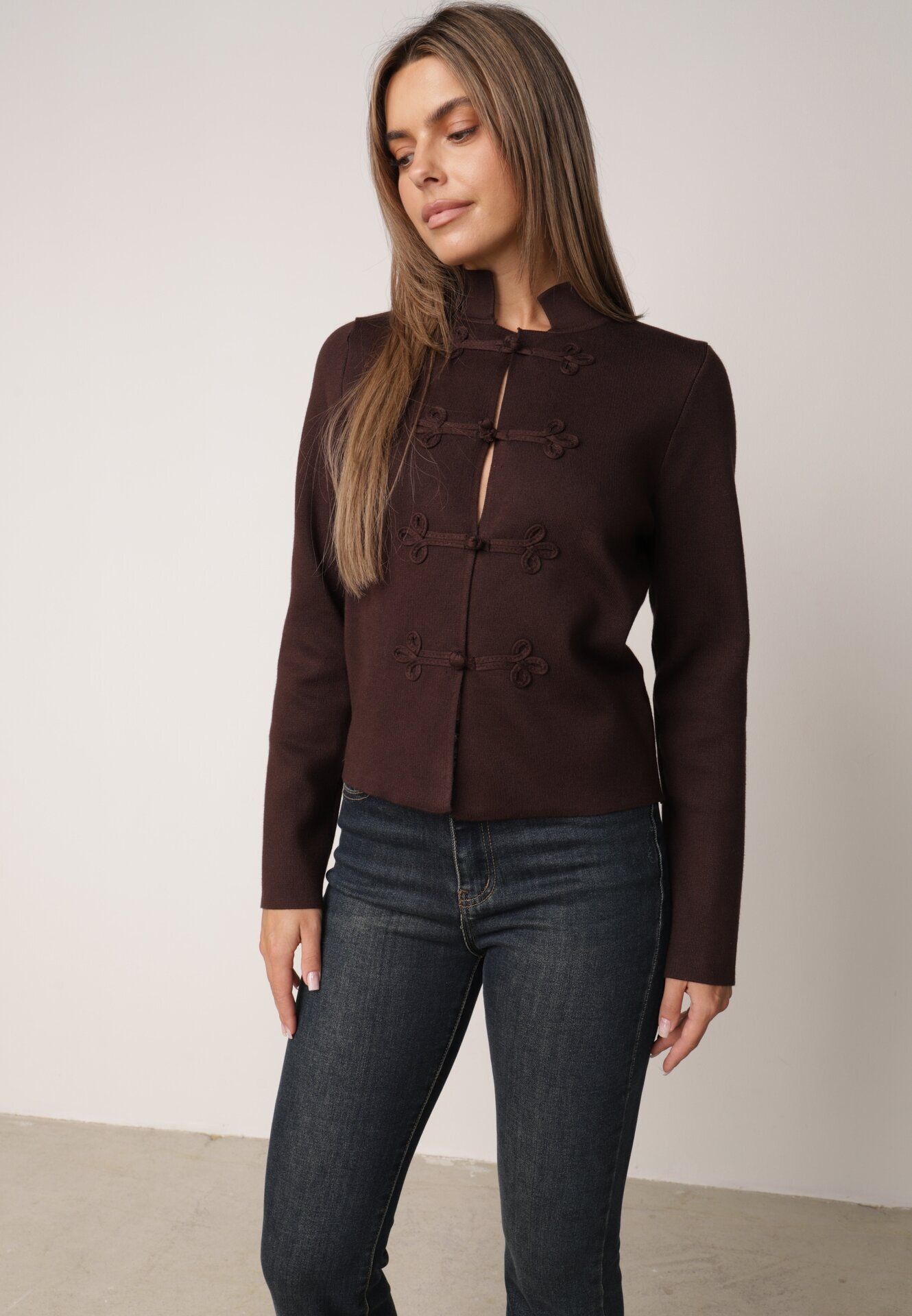 rosa Cardigan din vâscoză în stil Napoleonka cu guler tip tunică Biugge Maro