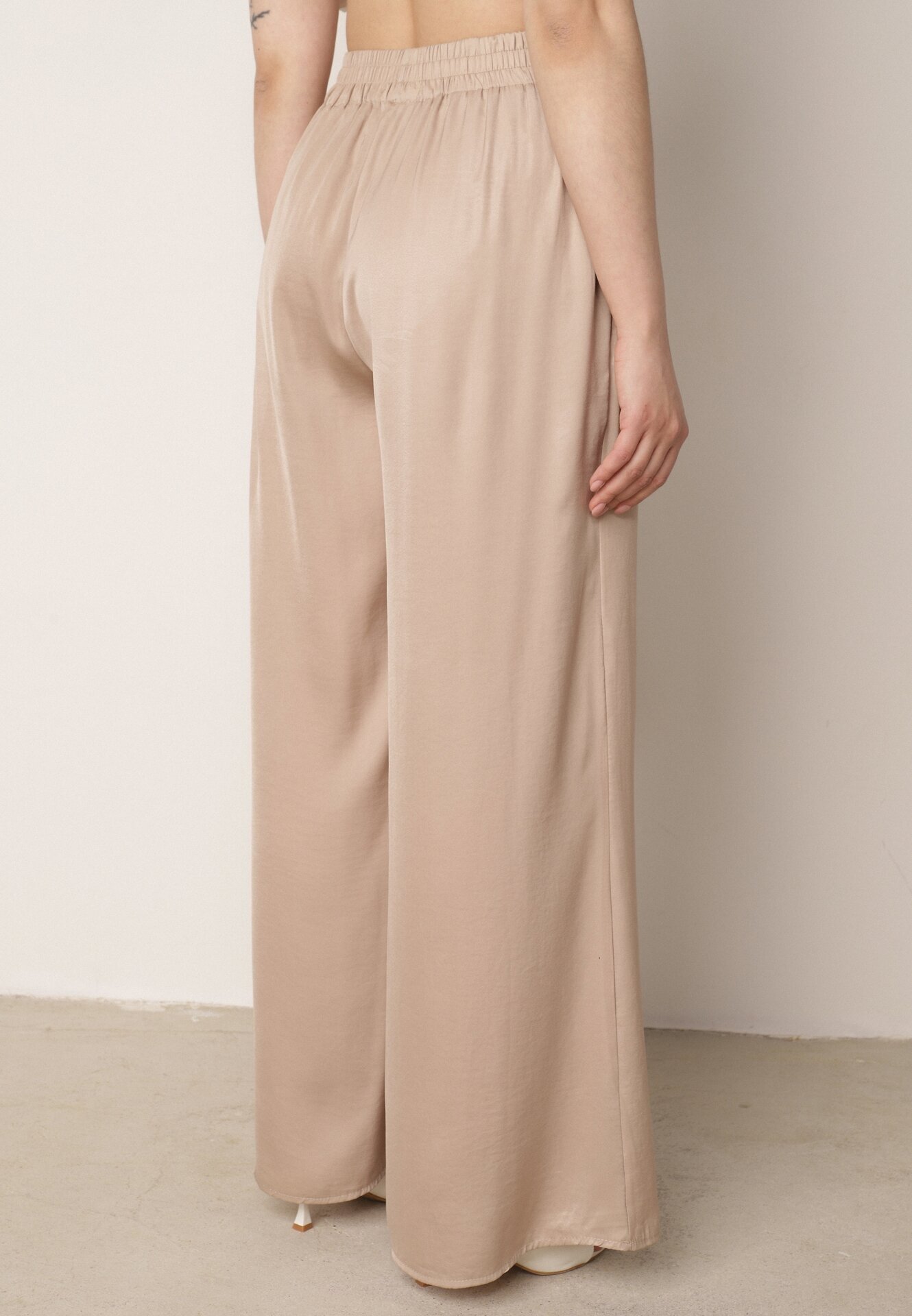 rosa Pantaloni Bej Lari cu elastic în talie Bohdi