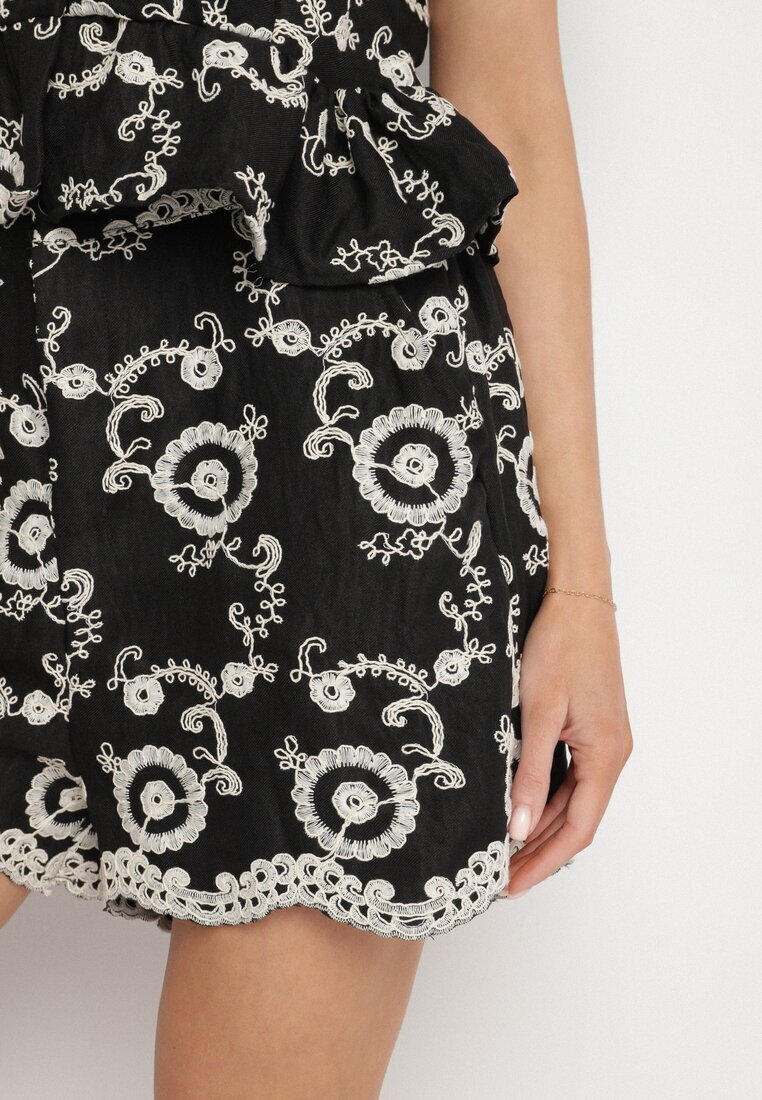 rosa Pantaloni scurți Negri din bumbac cu croială lejeră cu broderie florală Velriza