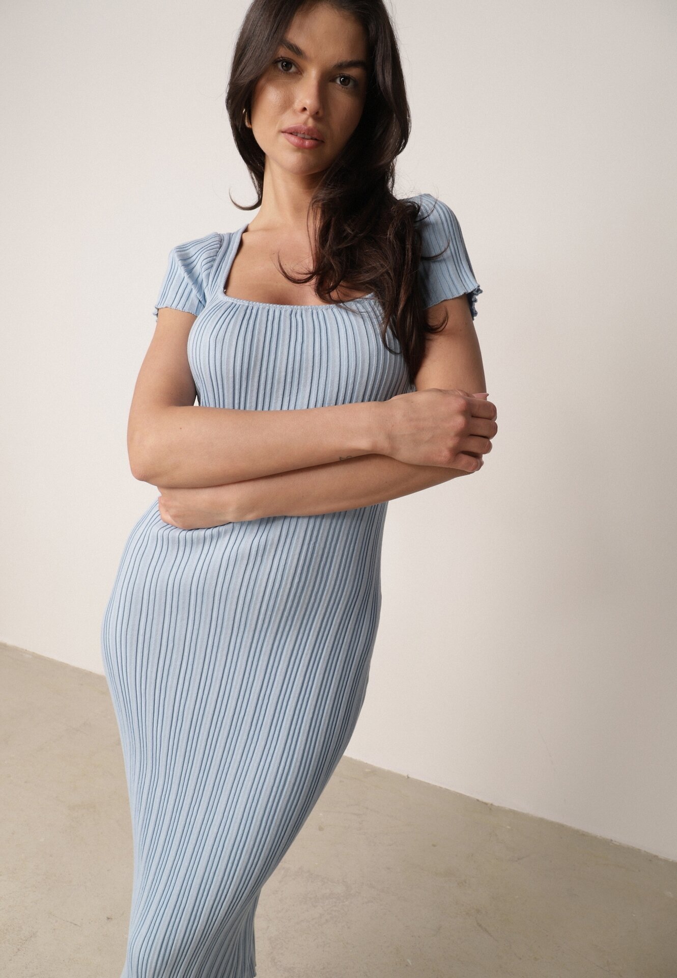 rosa Rochie Albastră cu croială mulată cu decupaj la spate și decolteu pătrat Vosalina