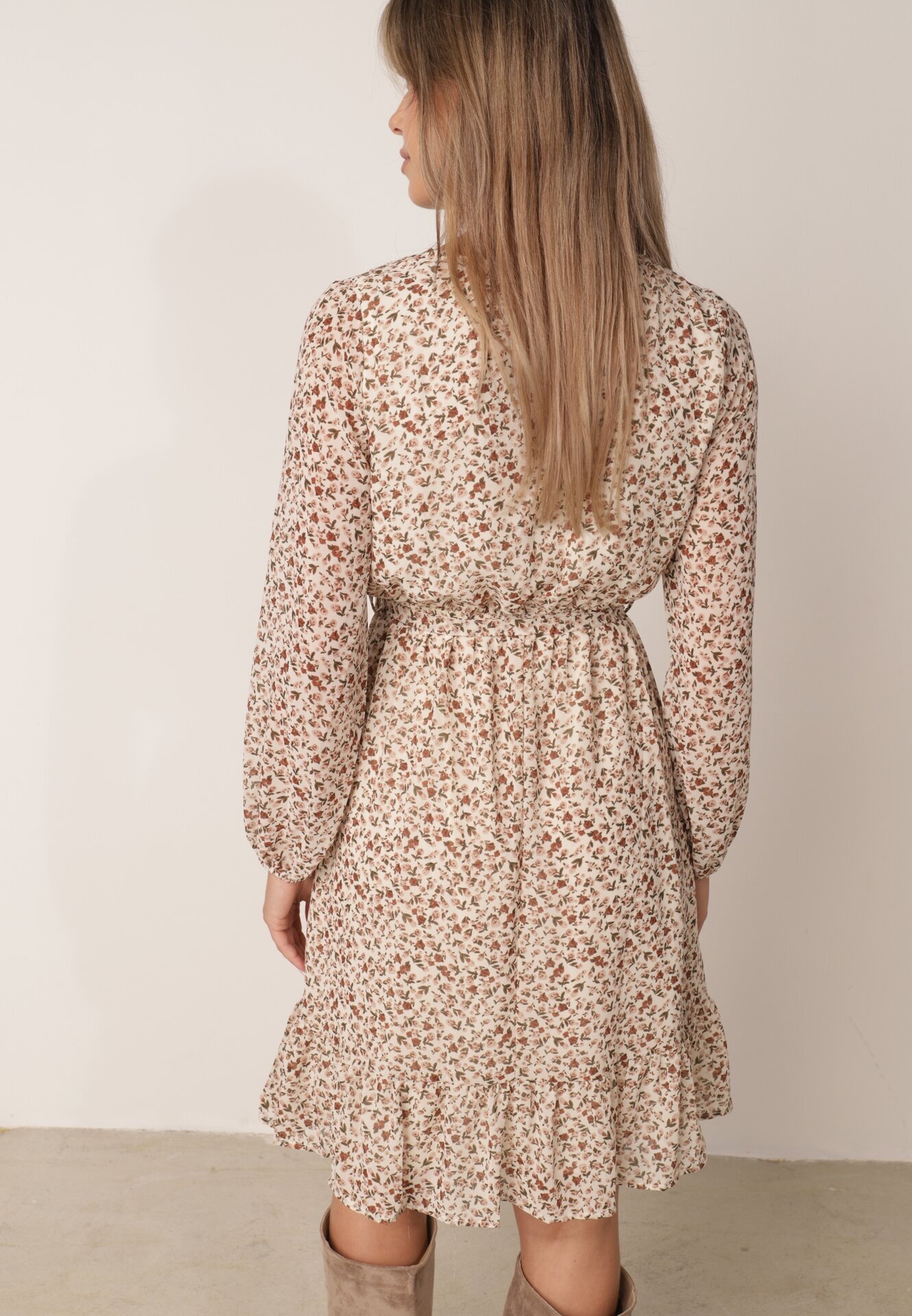 rosa Rochie Bej Midi cu elastic în talie și decolteu petrecut Zephone