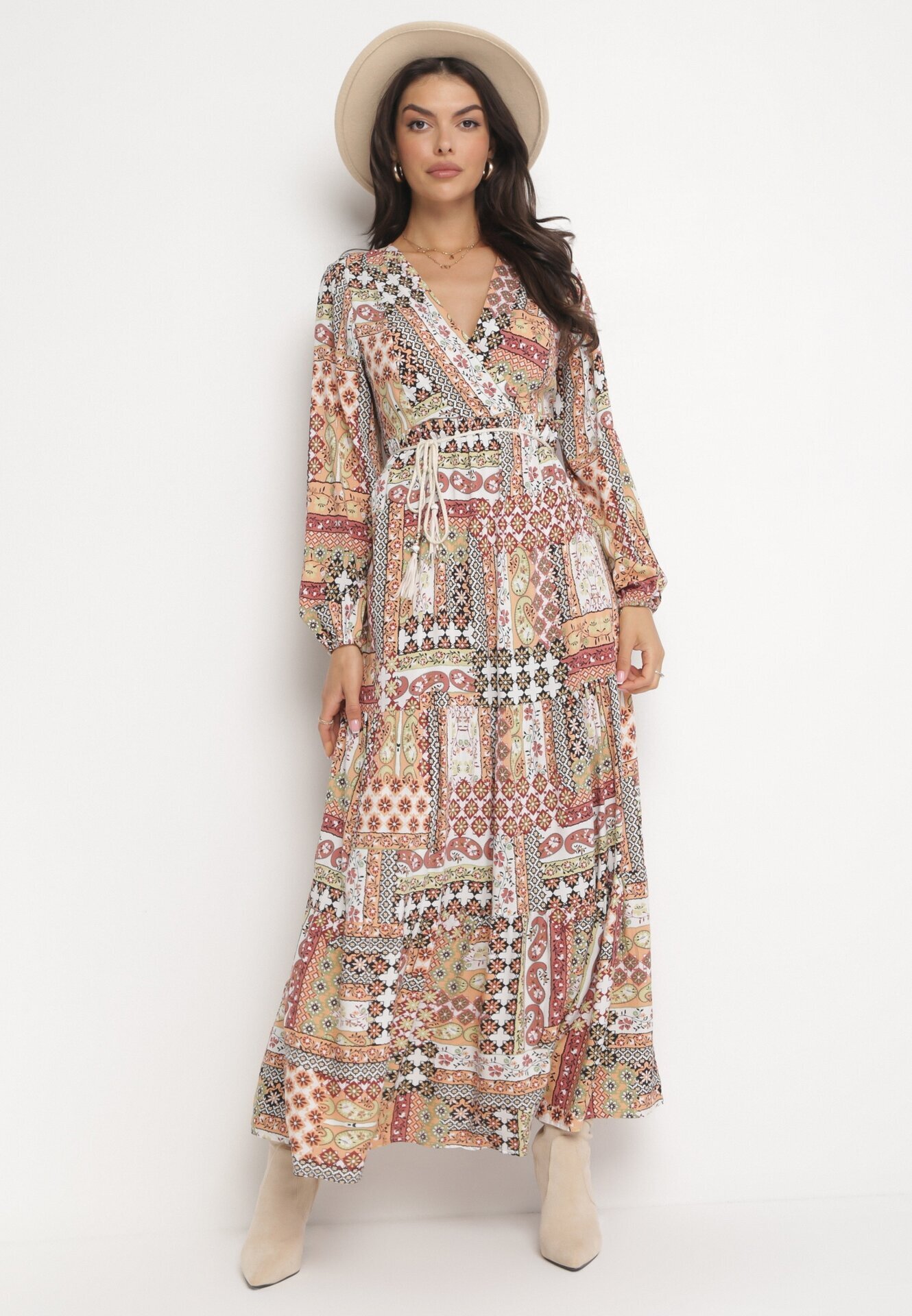 rosa Rochie Bej-Roz cu Decolteu Petrecut cu Imprimeu Patchwork Betey