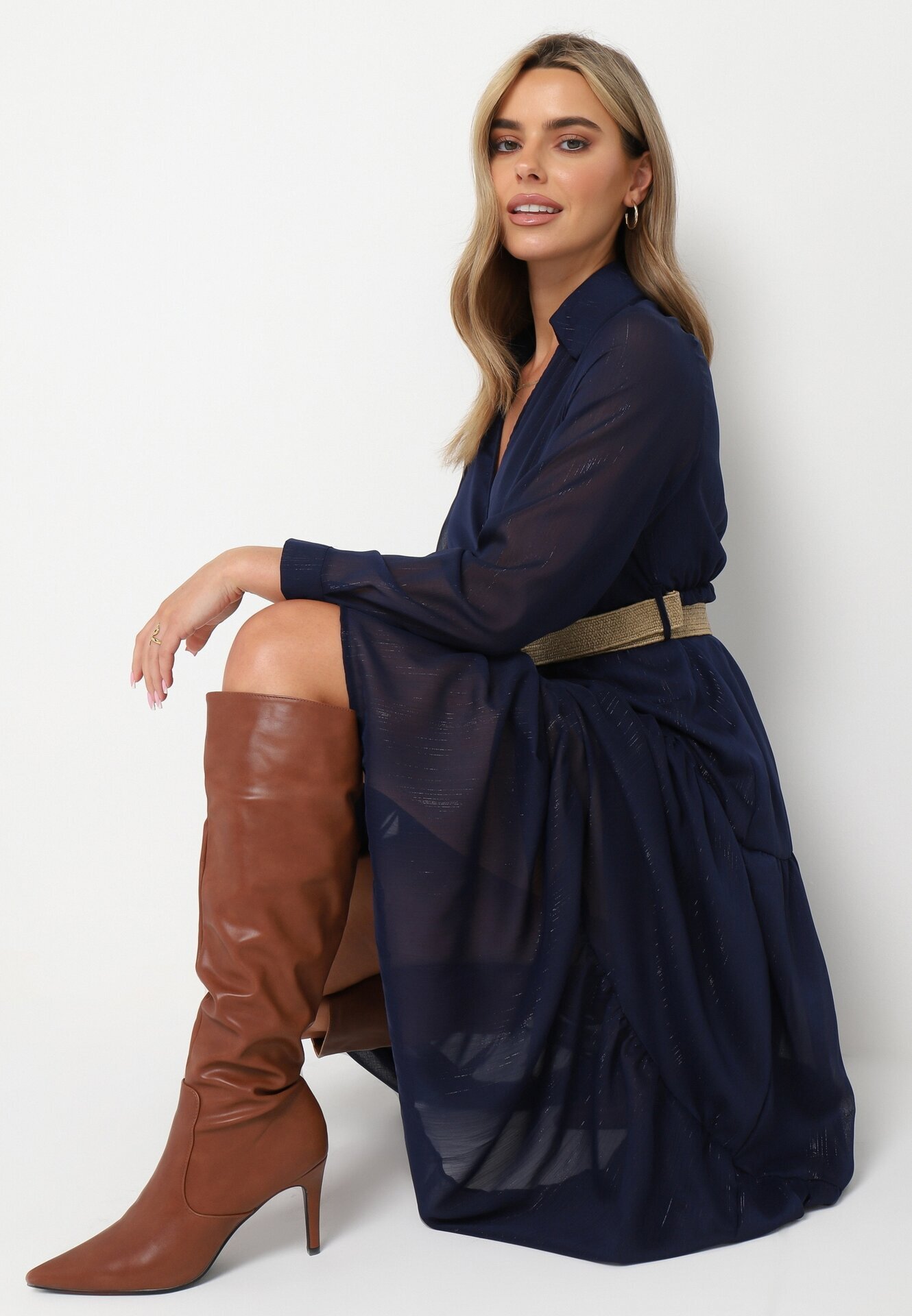 rosa Rochie Bleumarin cu Decolteu Plic și Curea Împletită Dirmi
