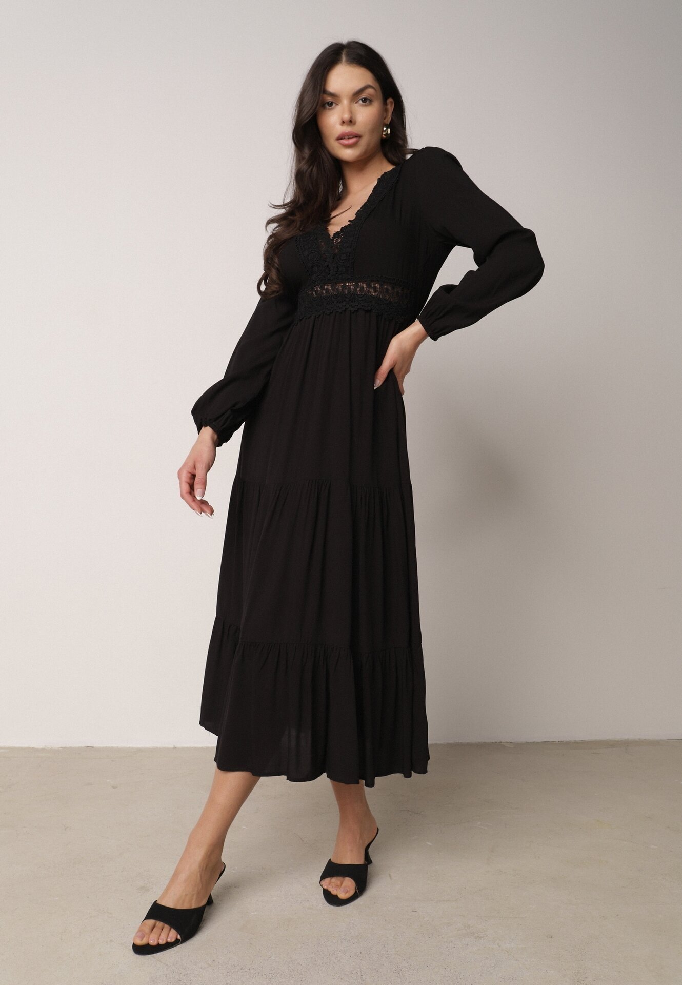 rosa Rochie Evazată Neagră cu Dantelă Brightyn