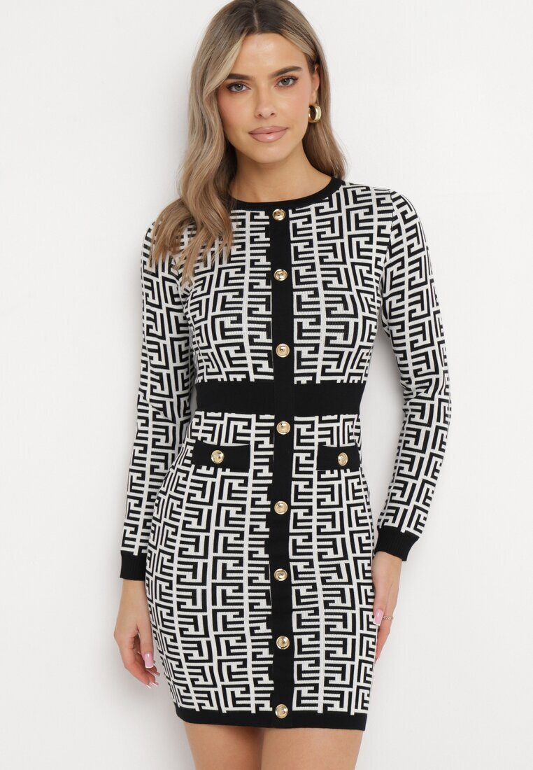 rosa Rochie Mini Tricotată Albă cu Model Geometric Decorată cu Nasturi și Inserții Negre Taiwa