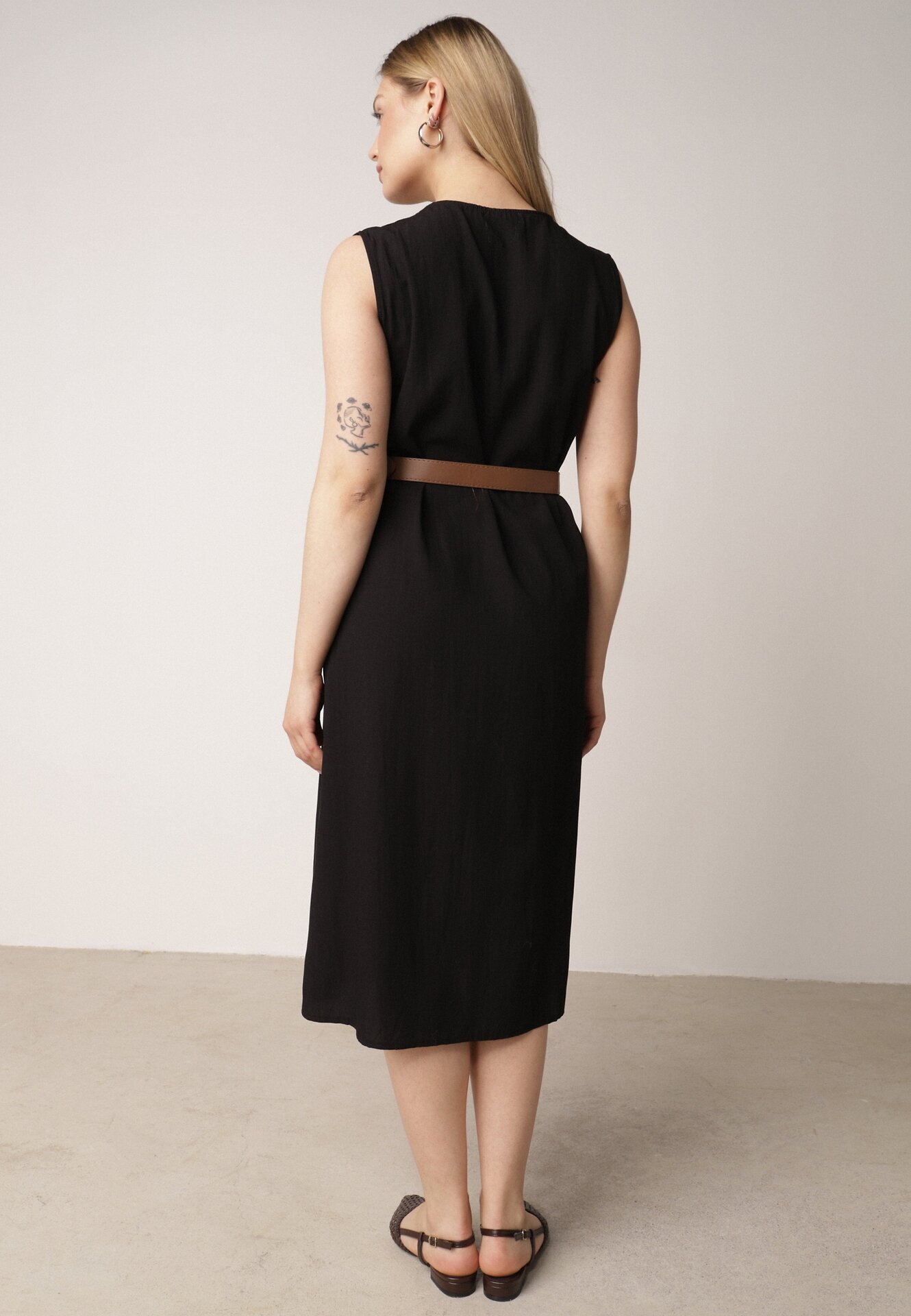 rosa Rochie Neagră