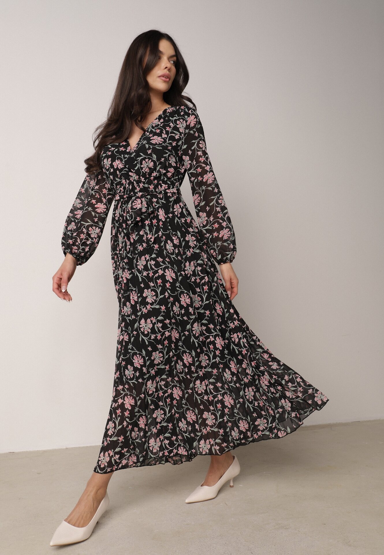 rosa Rochie Neagră Maxi cu elastic în talie și poale plisate Danora