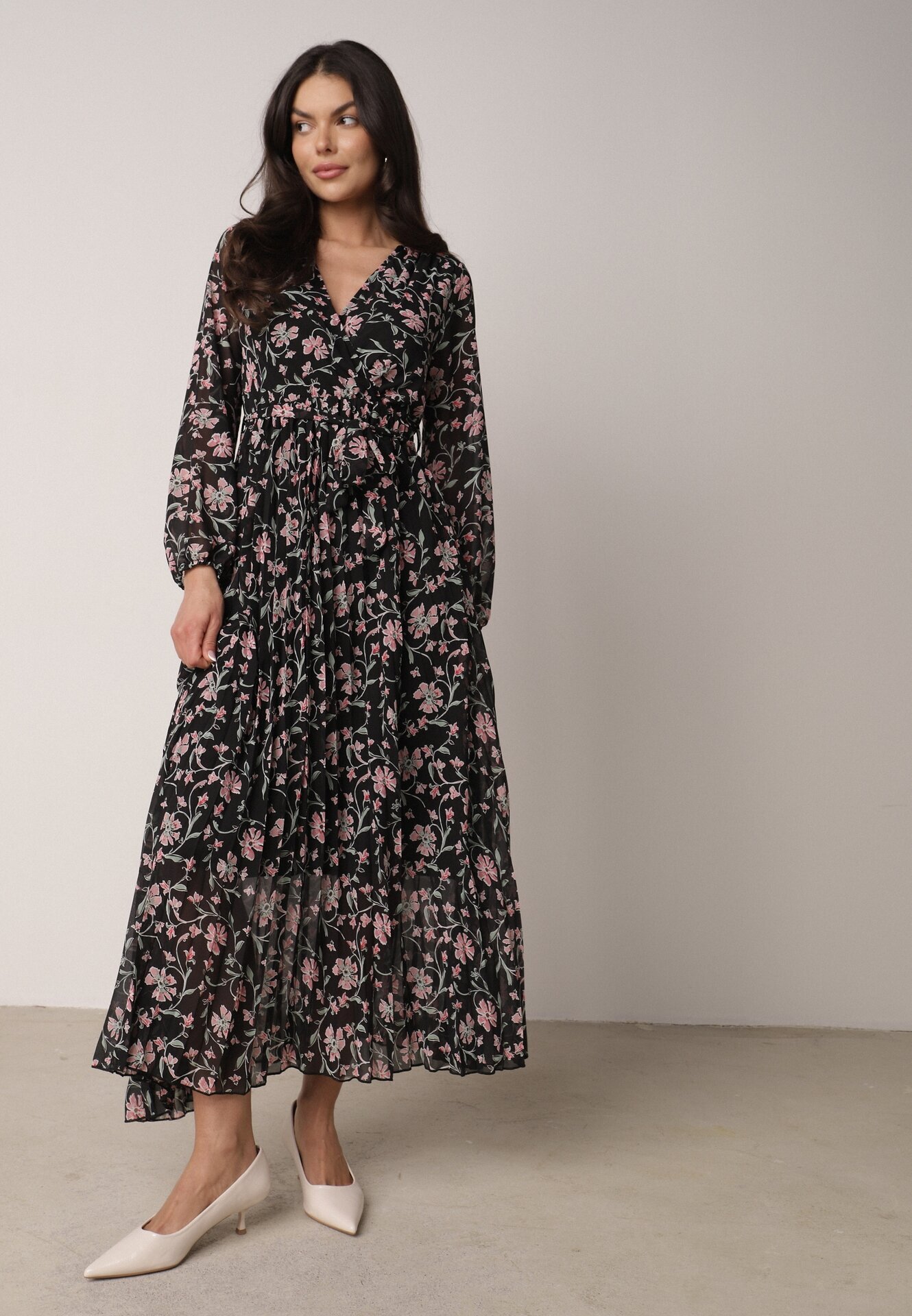 rosa Rochie Neagră Maxi cu elastic în talie și poale plisate Danora