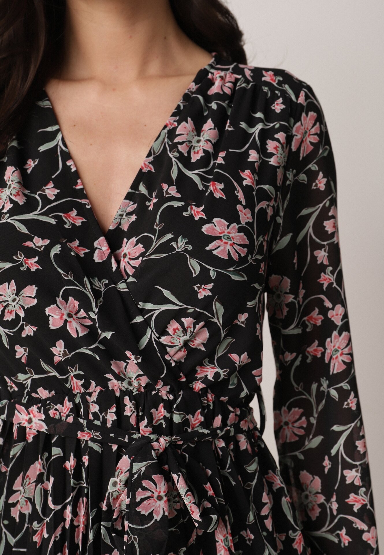 rosa Rochie Neagră Maxi cu elastic în talie și poale plisate Danora