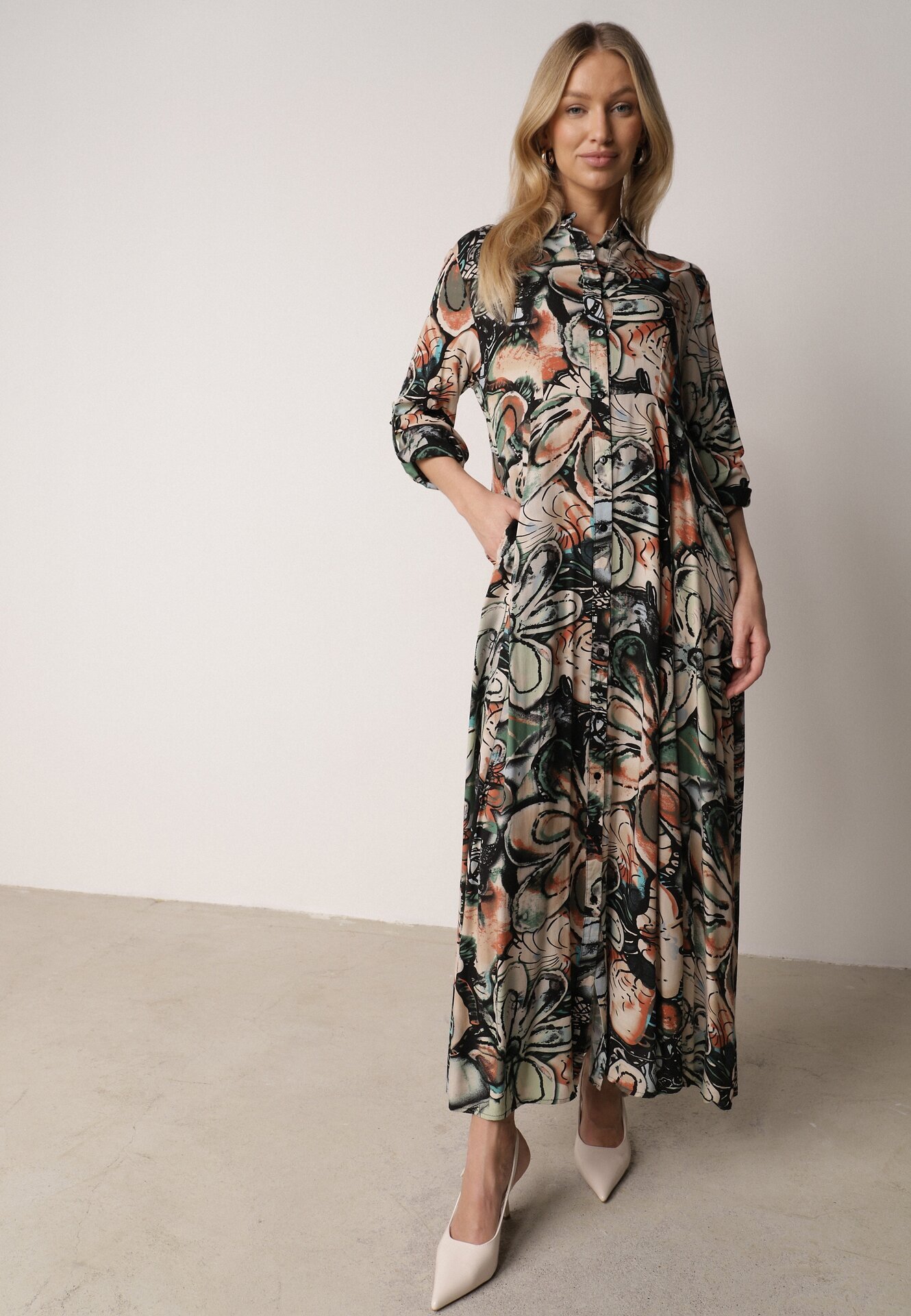 rosa Rochie Negru-Bej Stil Cămașă Florală din Viscoză Decorată cu Nasturi Enanoris