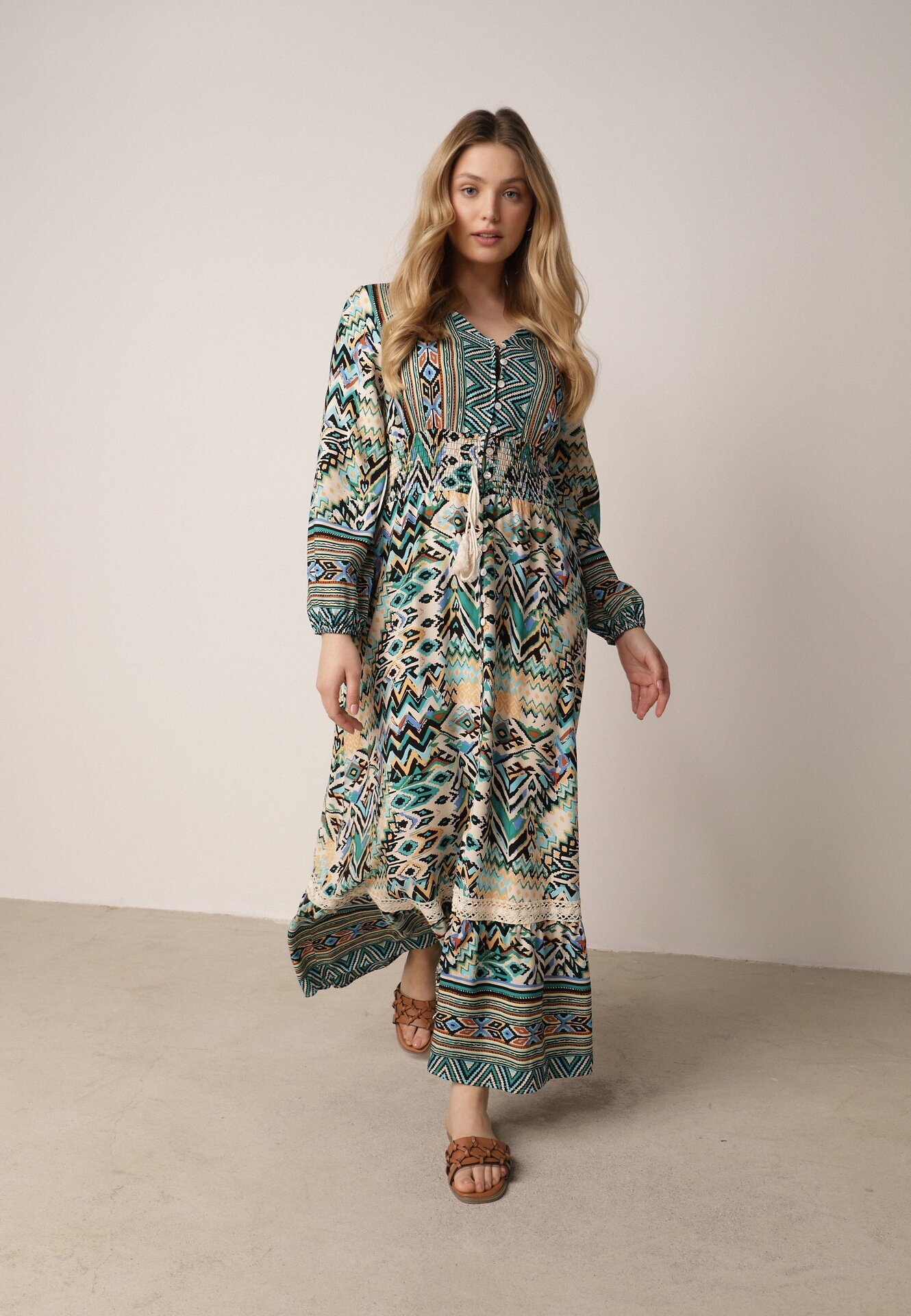 rosa Rochie Verde cu elastic în talie cu model etno Tilfa