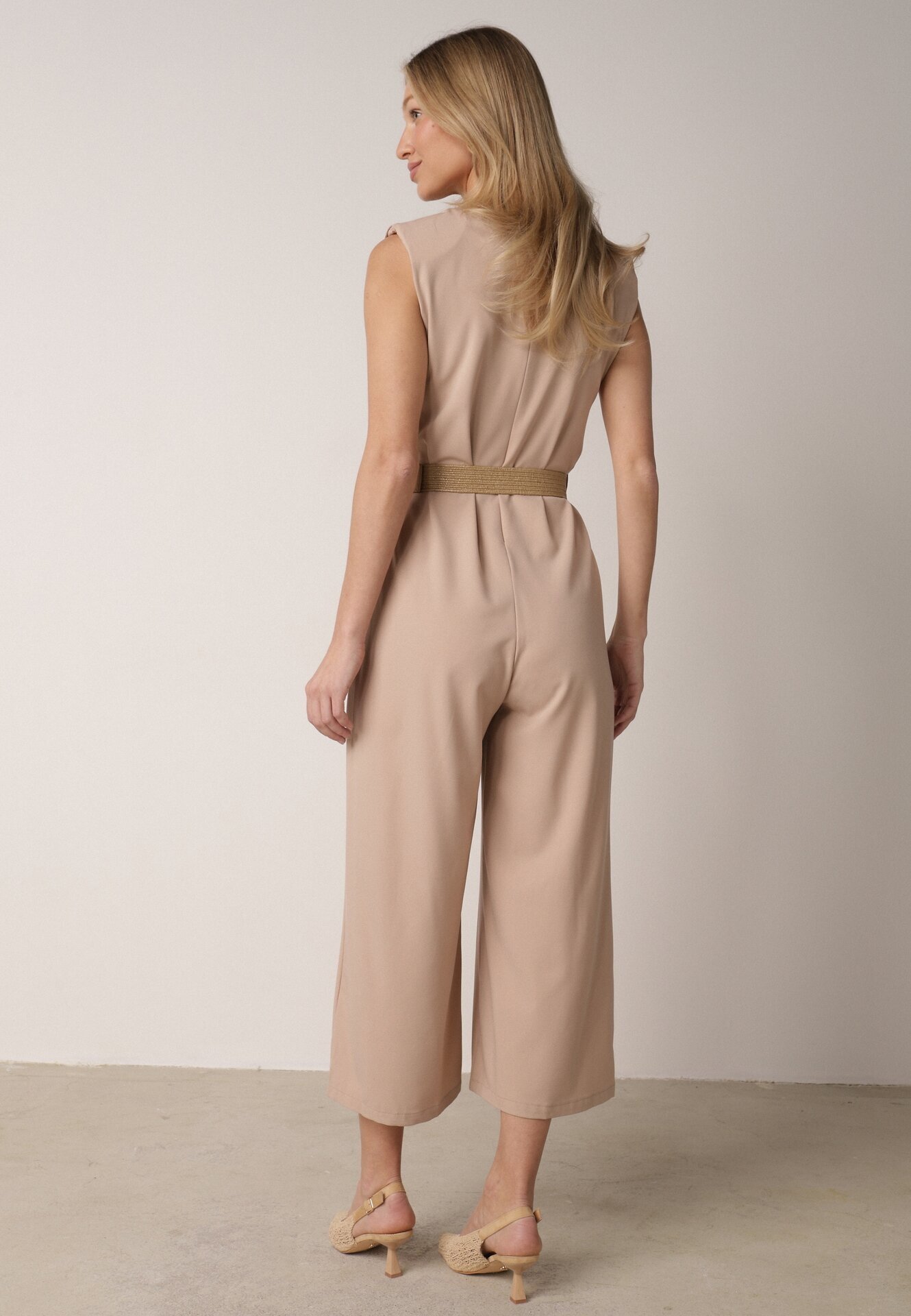 rosa Salopetă Bej cu fermoar cu pernițe la umeri și centură cu cataramă Bless