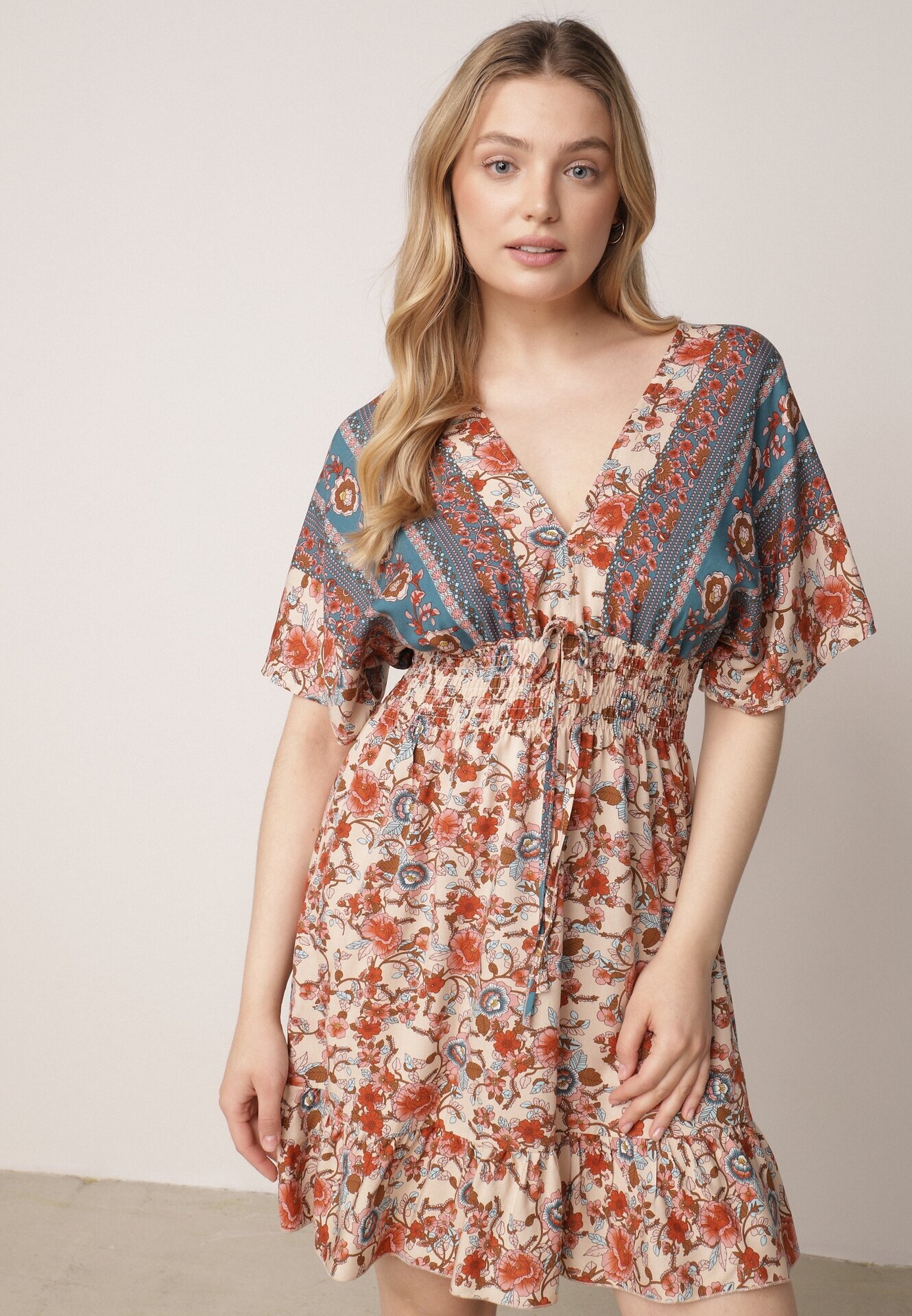 rosita Rochie Mini Bej-Bleumarin din Viscoză cu Elastice în Talie cu Volan Hypalina
