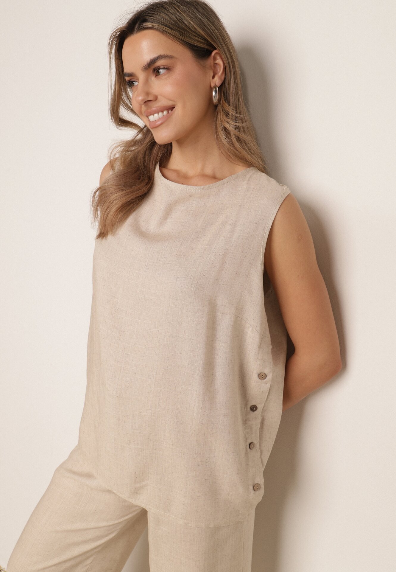 rosita Set minimalist din vâscoză și in bluză fără mâneci și pantaloni Lareia Bej