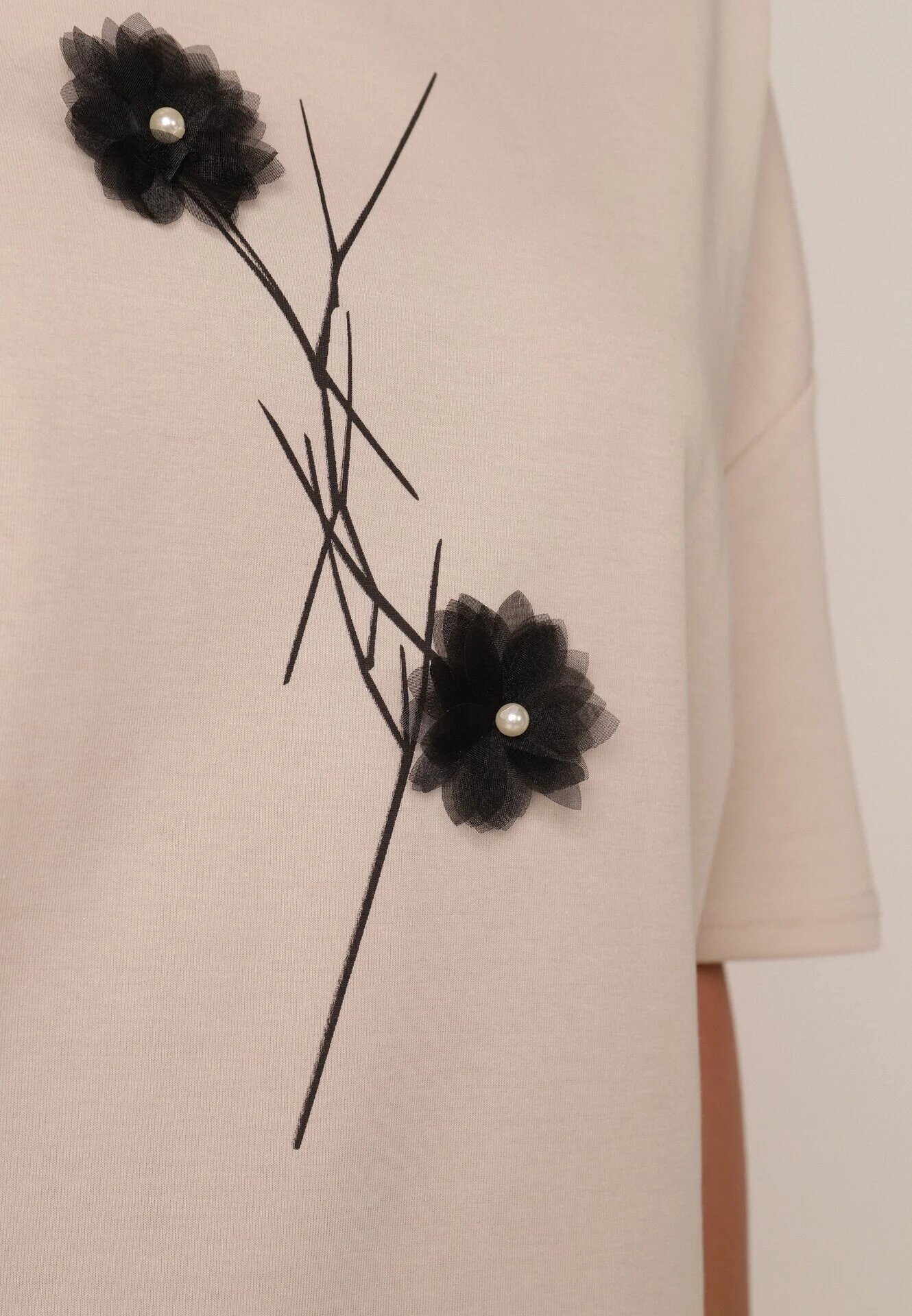 rosse line T-shirt din viscoză cu mărgele și flori 3D Rossalie Bej deschis