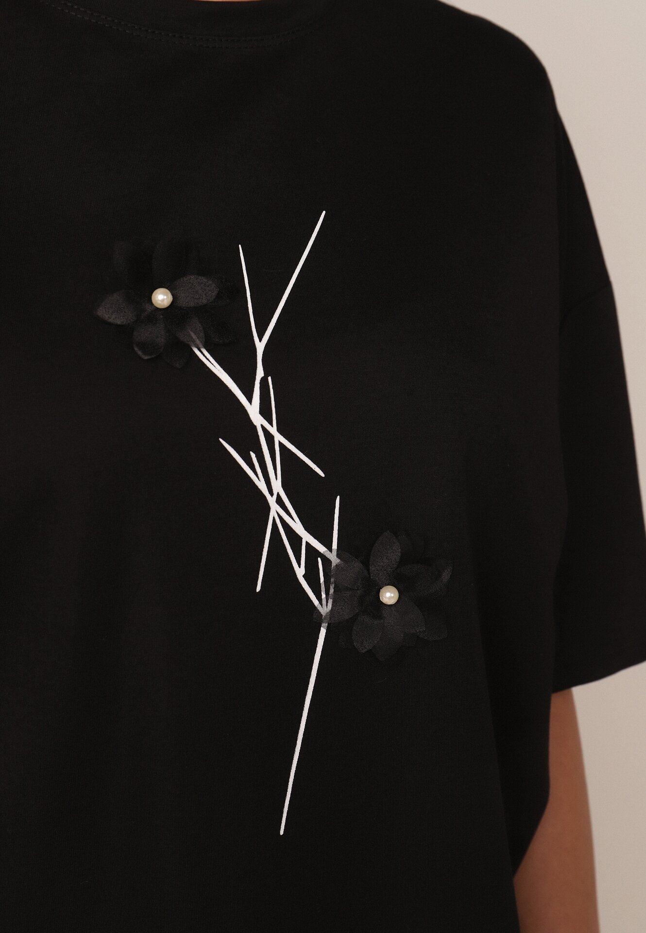 rosse line T-shirt din viscoză cu mărgele și flori 3D Rossalie Negru