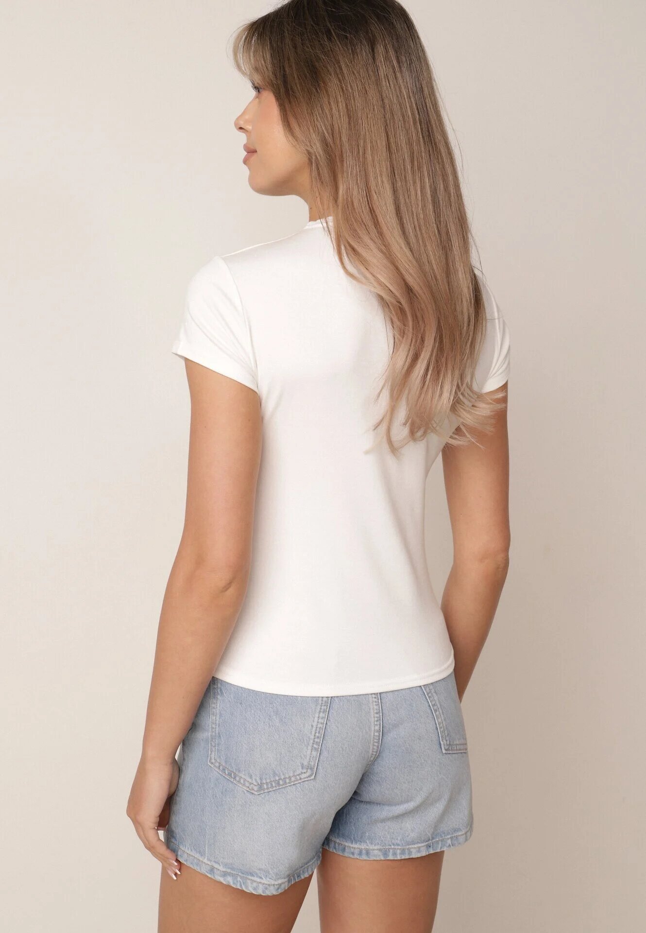 rosse line T-shirt simplu din viscoză cu guler tip tunică în stil minimalist Deleus Alb