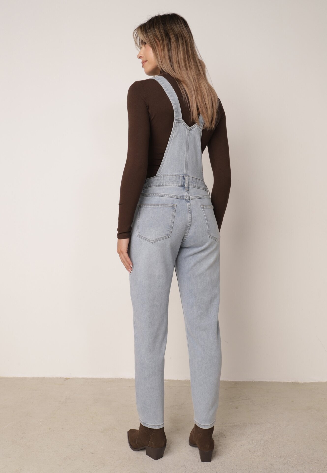  Salopetă jeans albastră cu bretele reglabile cu închidere cu nasturi Aritias