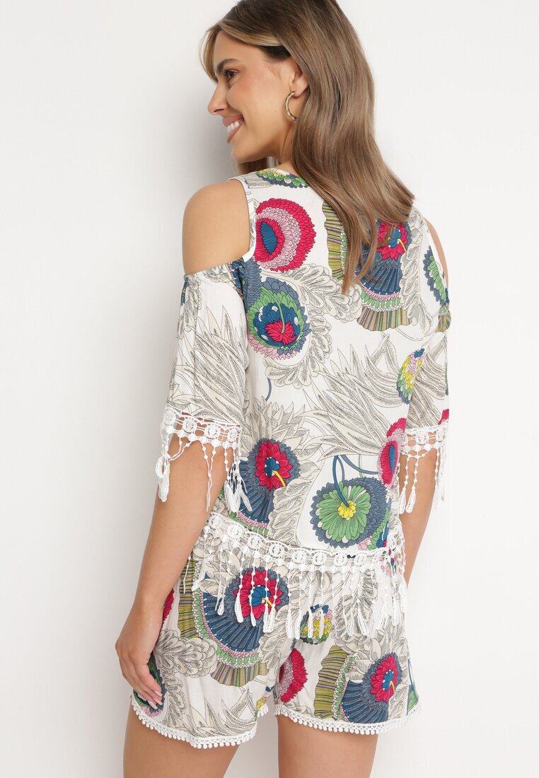  Set Alb Decorat cu Franjuri cu Model Abstract Bluză cu Decupaje la Umeri și Pantaloni scurți Setella