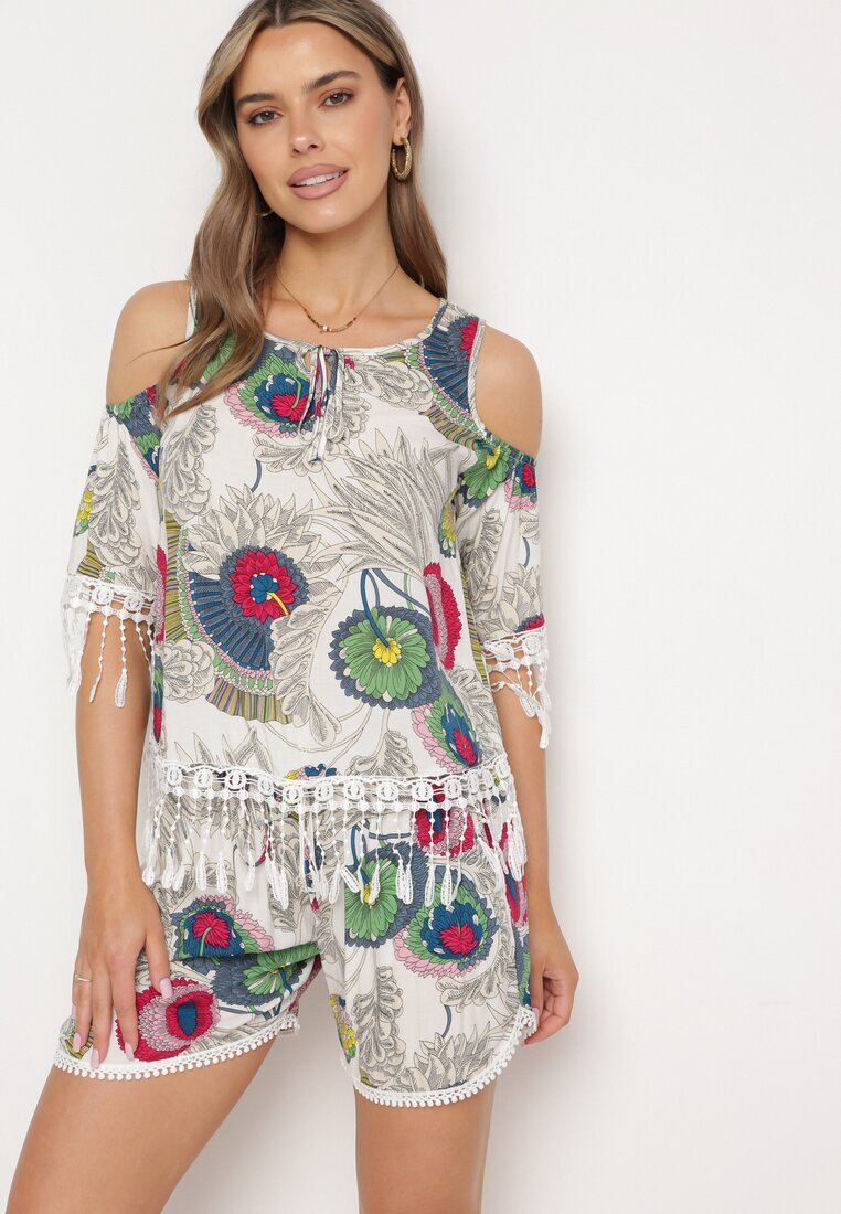  Set Alb Decorat cu Franjuri cu Model Abstract Bluză cu Decupaje la Umeri și Pantaloni scurți Setella