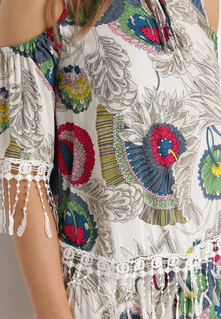  Set Alb Decorat cu Franjuri cu Model Abstract Bluză cu Decupaje la Umeri și Pantaloni scurți Setella