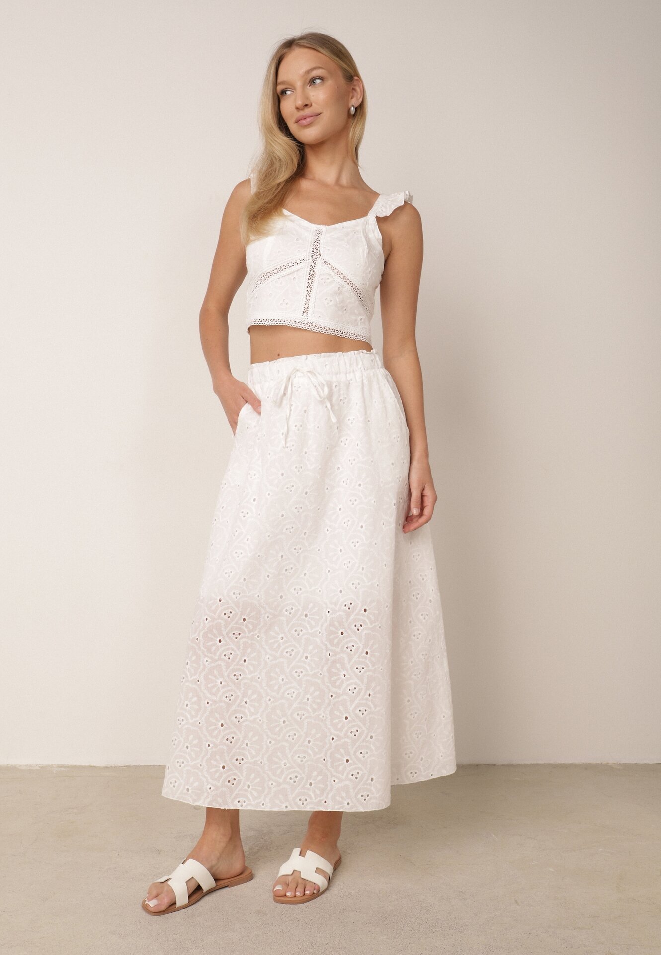  Set Alb în Stil Boho Top din Dantelă și Fustă Cloș cu Elastic în Talie Sovemia