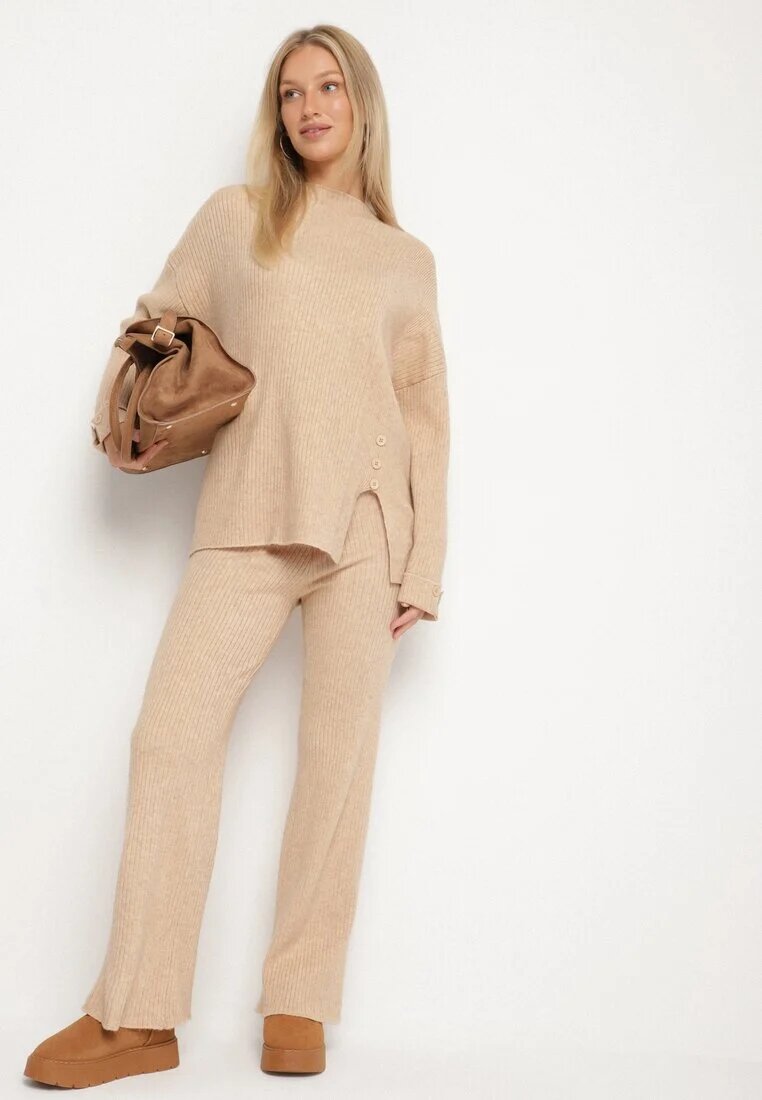  Set bej deschis cu bumbac și lână Pulover cu nasturi și șliț Pantaloni largi Sialita