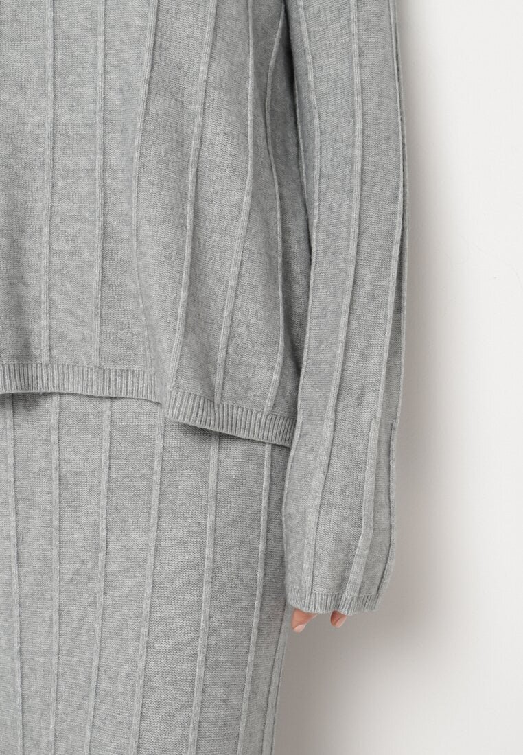  Set din tricot gri cu vâscoză cu textură în relief pulover cu guler semi-înalt și fustă Atteris
