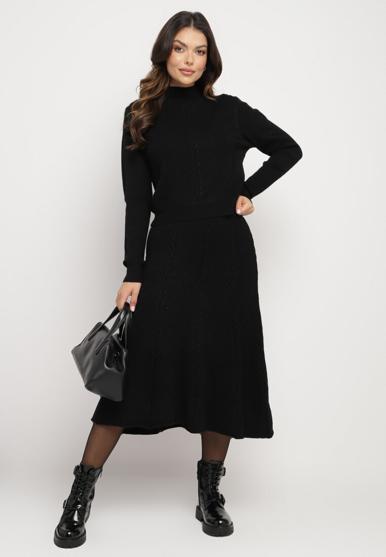 Set Negru din Tricot Texturat Pulover cu Guler Semi-Înalt și Fustă Evazată Evaleria