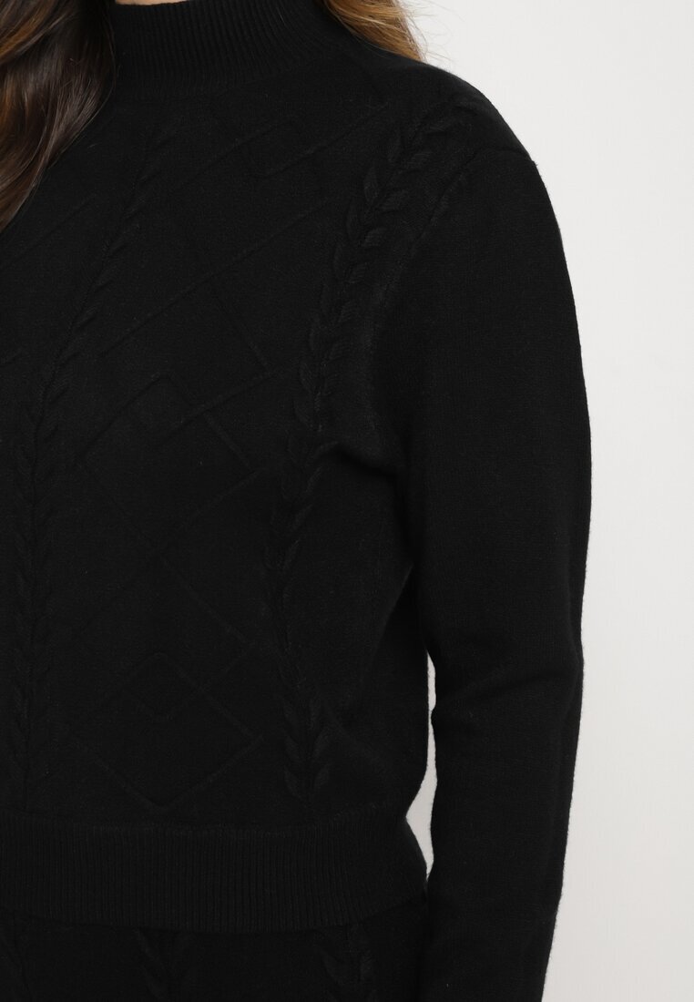  Set Negru din Tricot Texturat Pulover cu Guler Semi-Înalt și Fustă Evazată Evaleria
