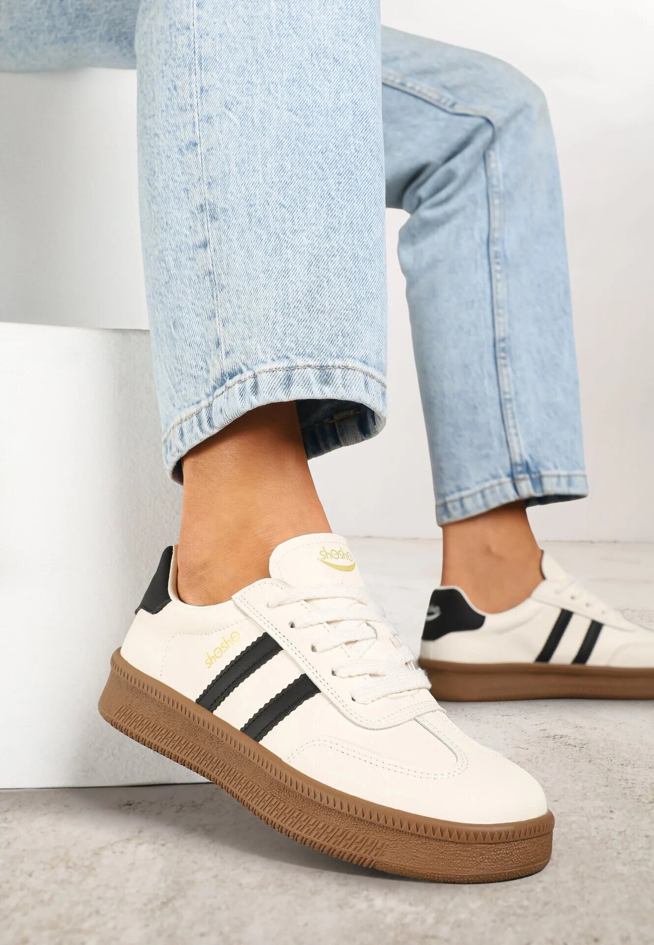 shosho Sneakers Bej cu negru
