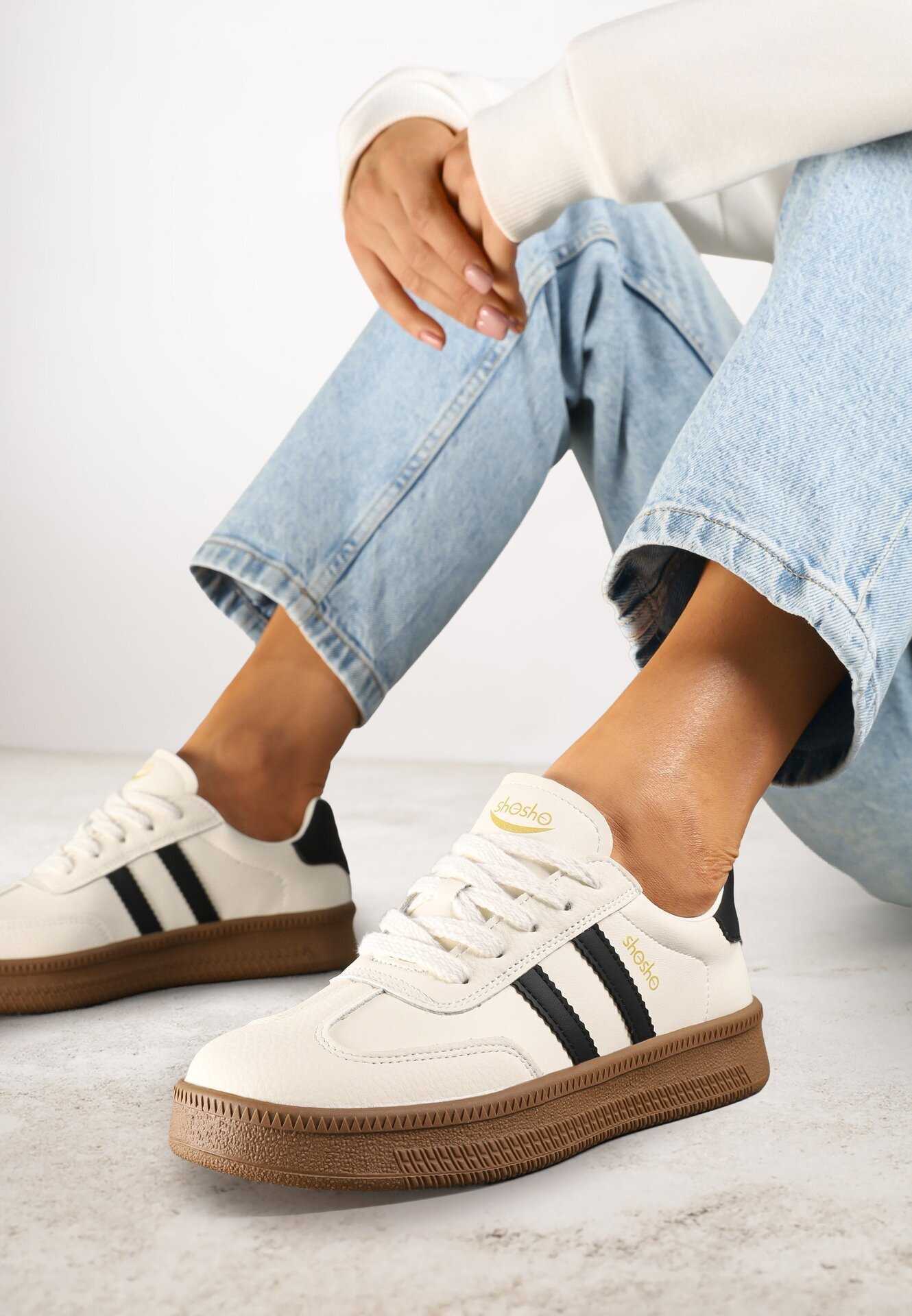 shosho Sneakers Bej cu negru