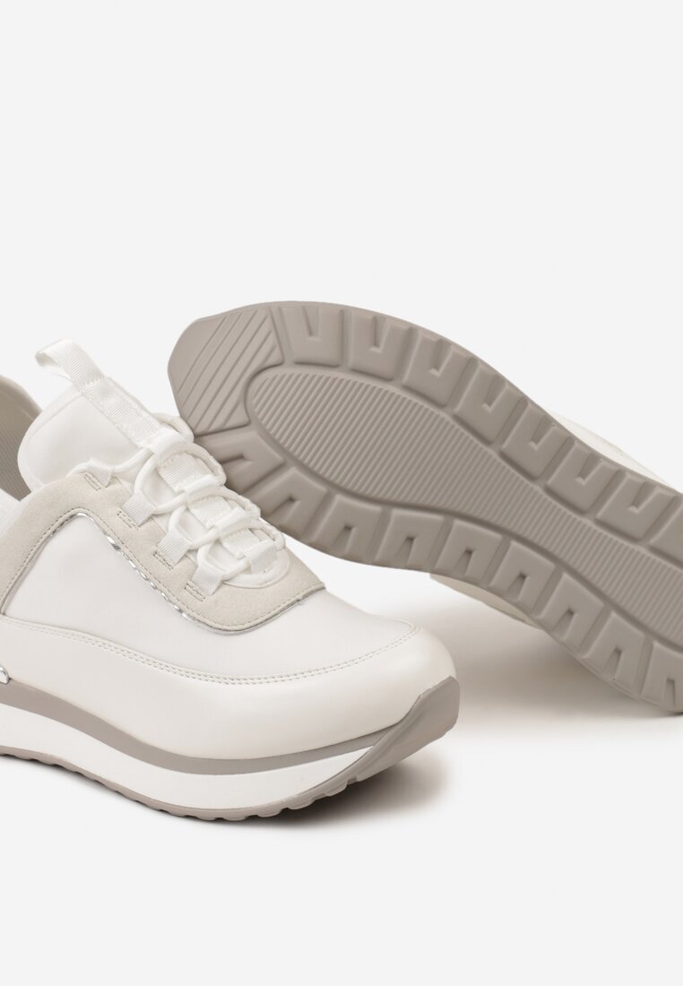  Sneakers Albi cu platformă ascunsă placă metalică și inscripție Yenavra