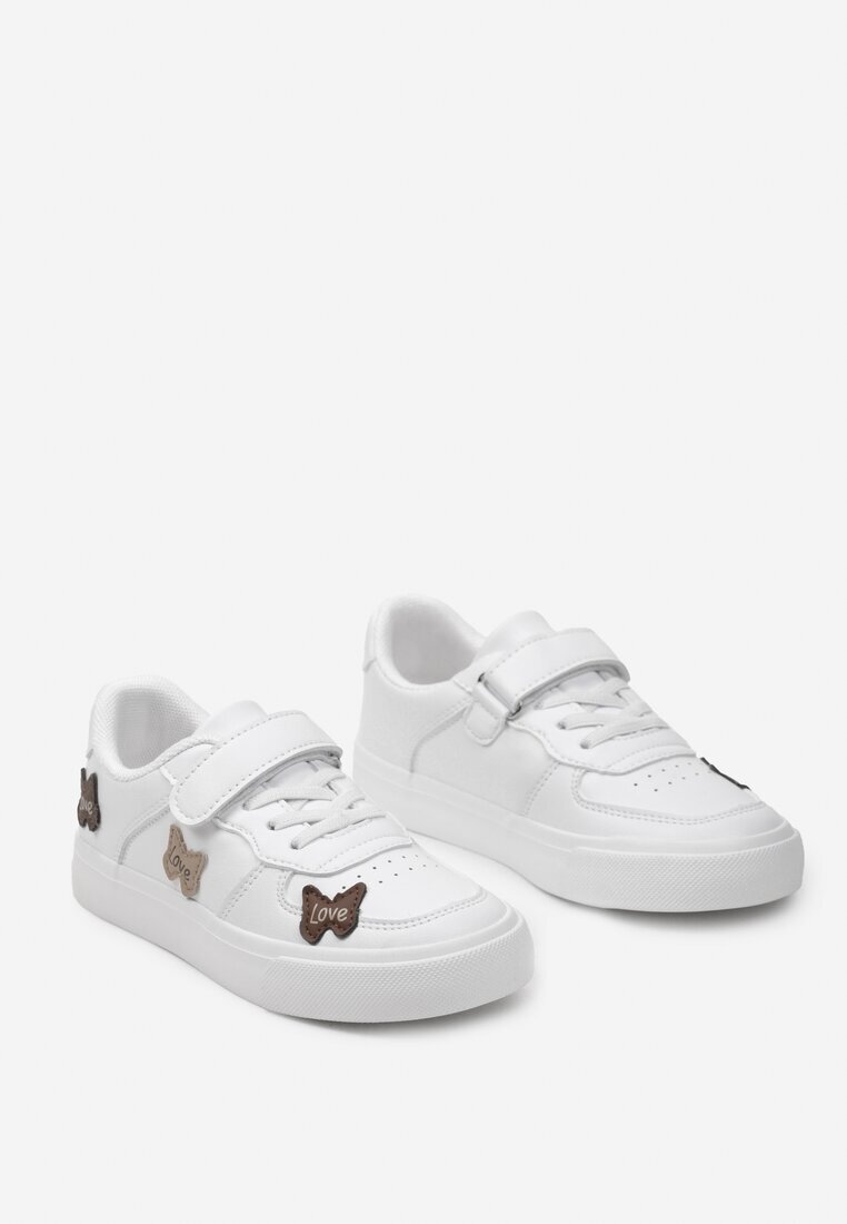  Sneakers Albi decorați cu patch-uri cu inscripția Love Manemo