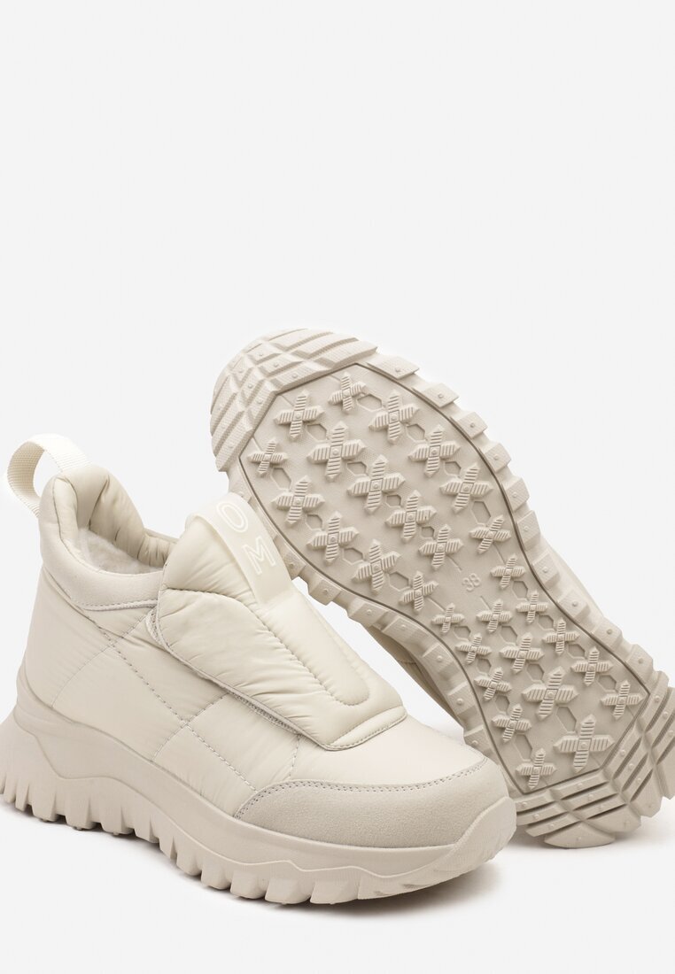  Sneakers Bej deschis cu talpă groasă cu față matlasată și cu inscripția Resisha