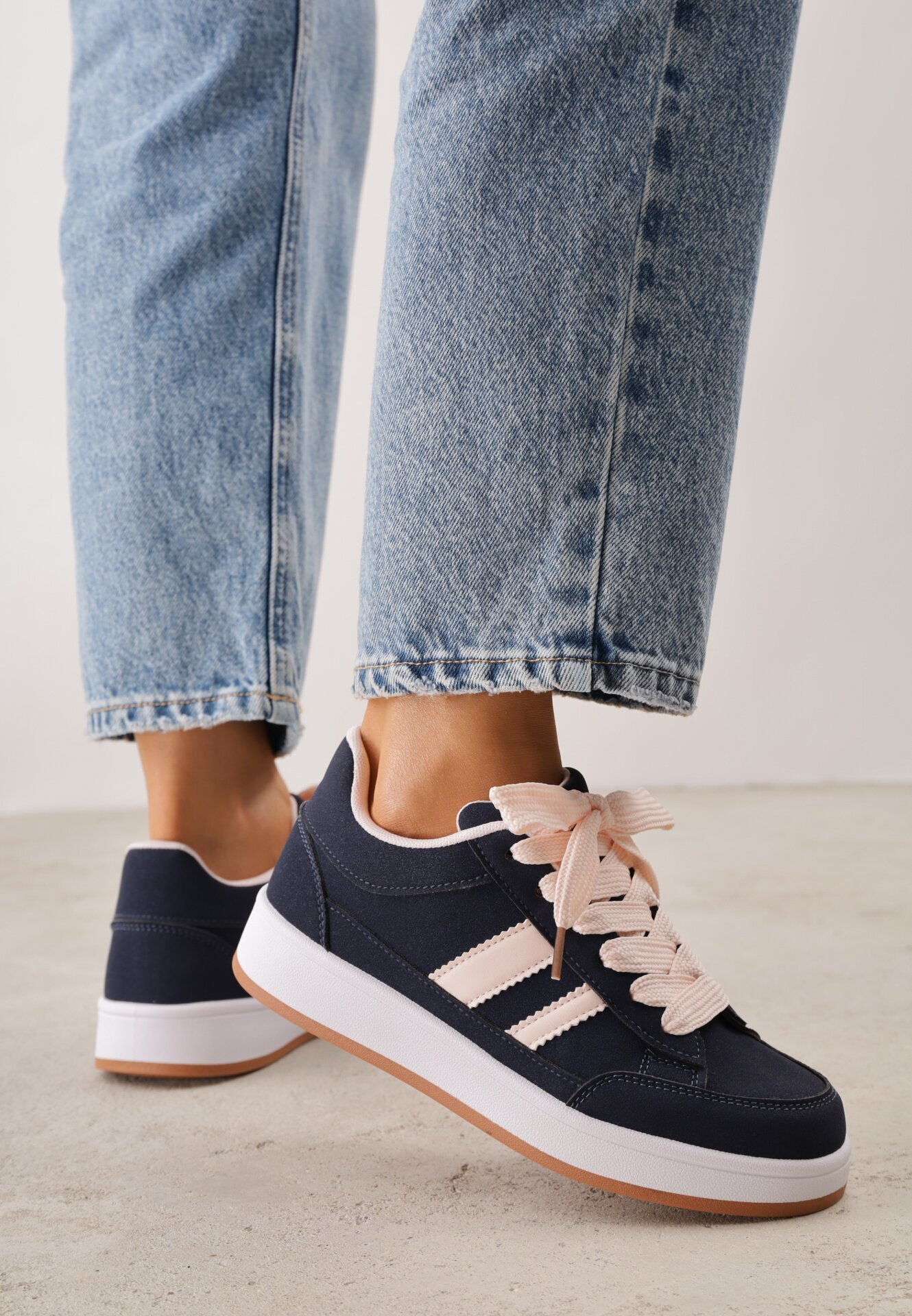  Sneakers Casual cu cusături decorative și benzi laterale Ariesera Bleumarin
